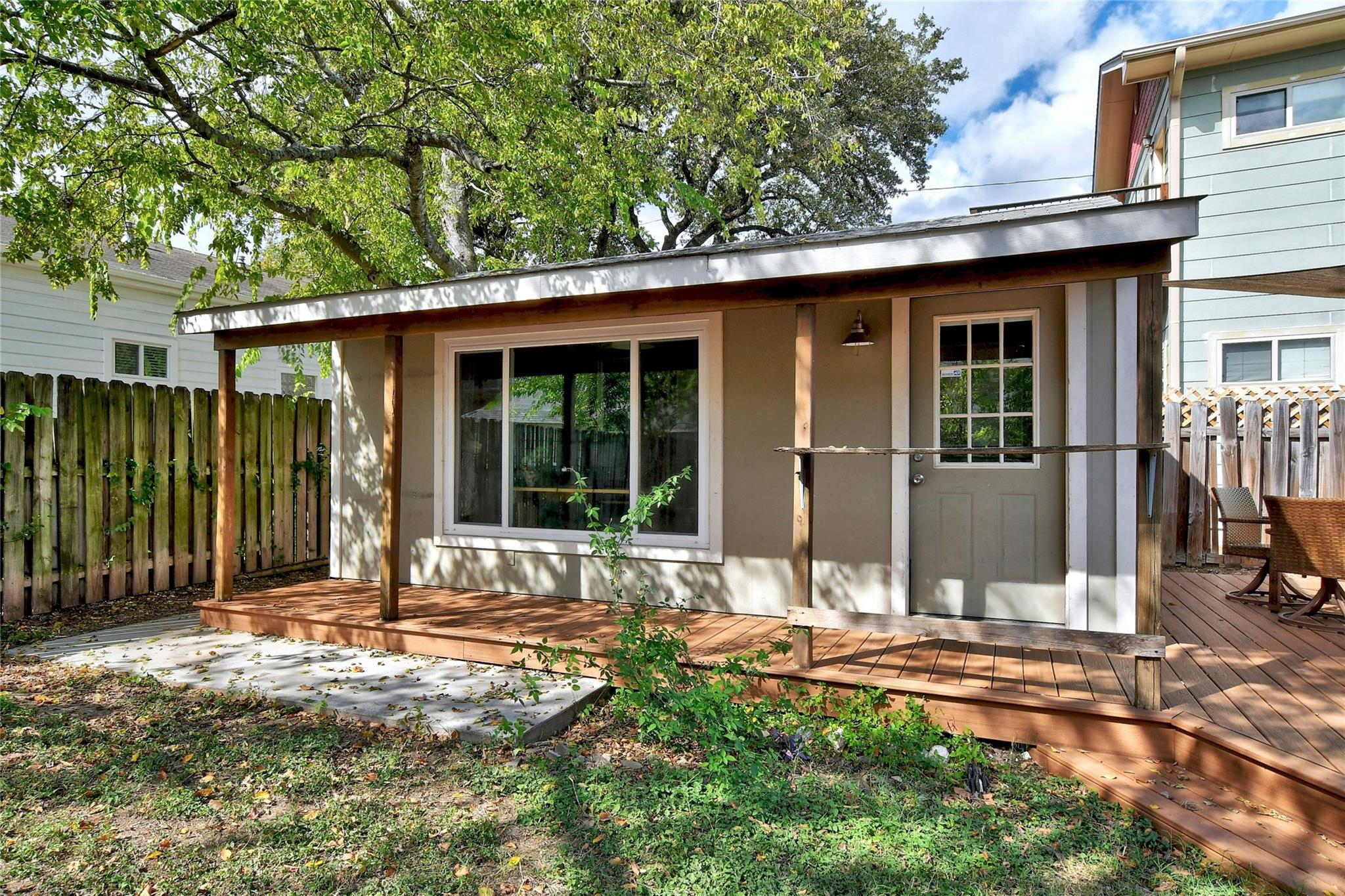 913 W Johanna STS