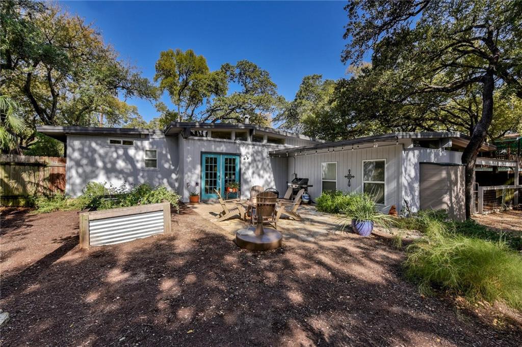 433 Brady LN
