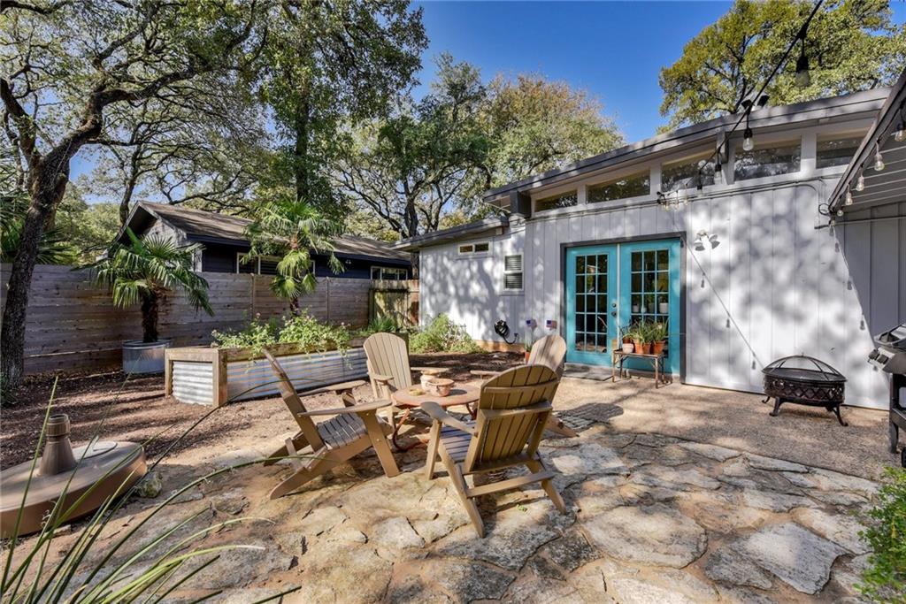 433 Brady LN