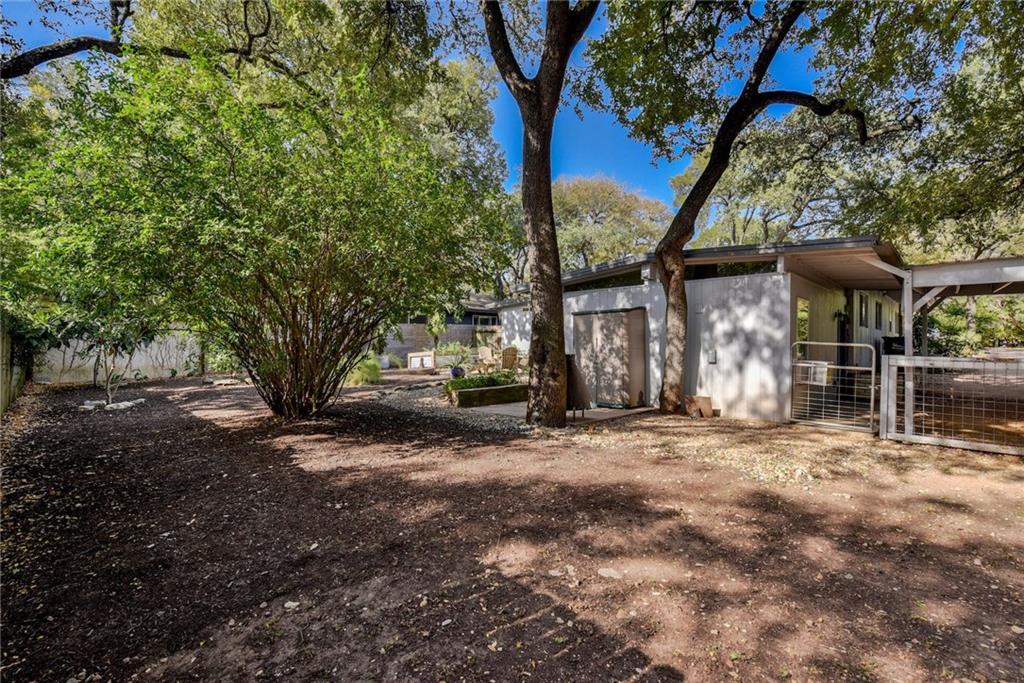 433 Brady LN