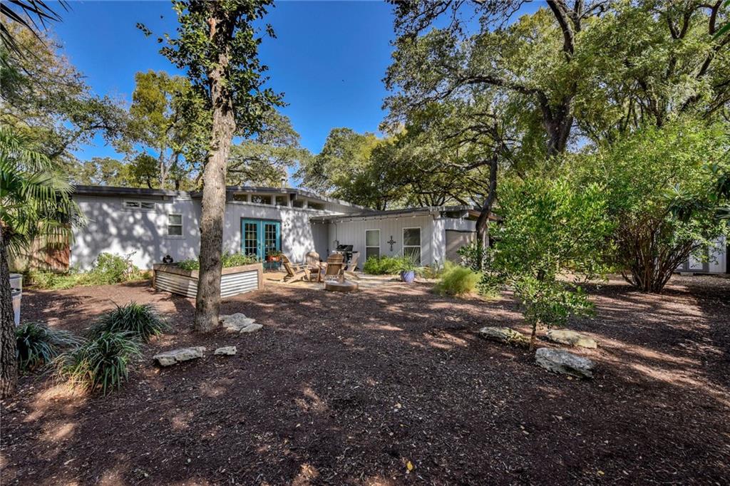 433 Brady LN