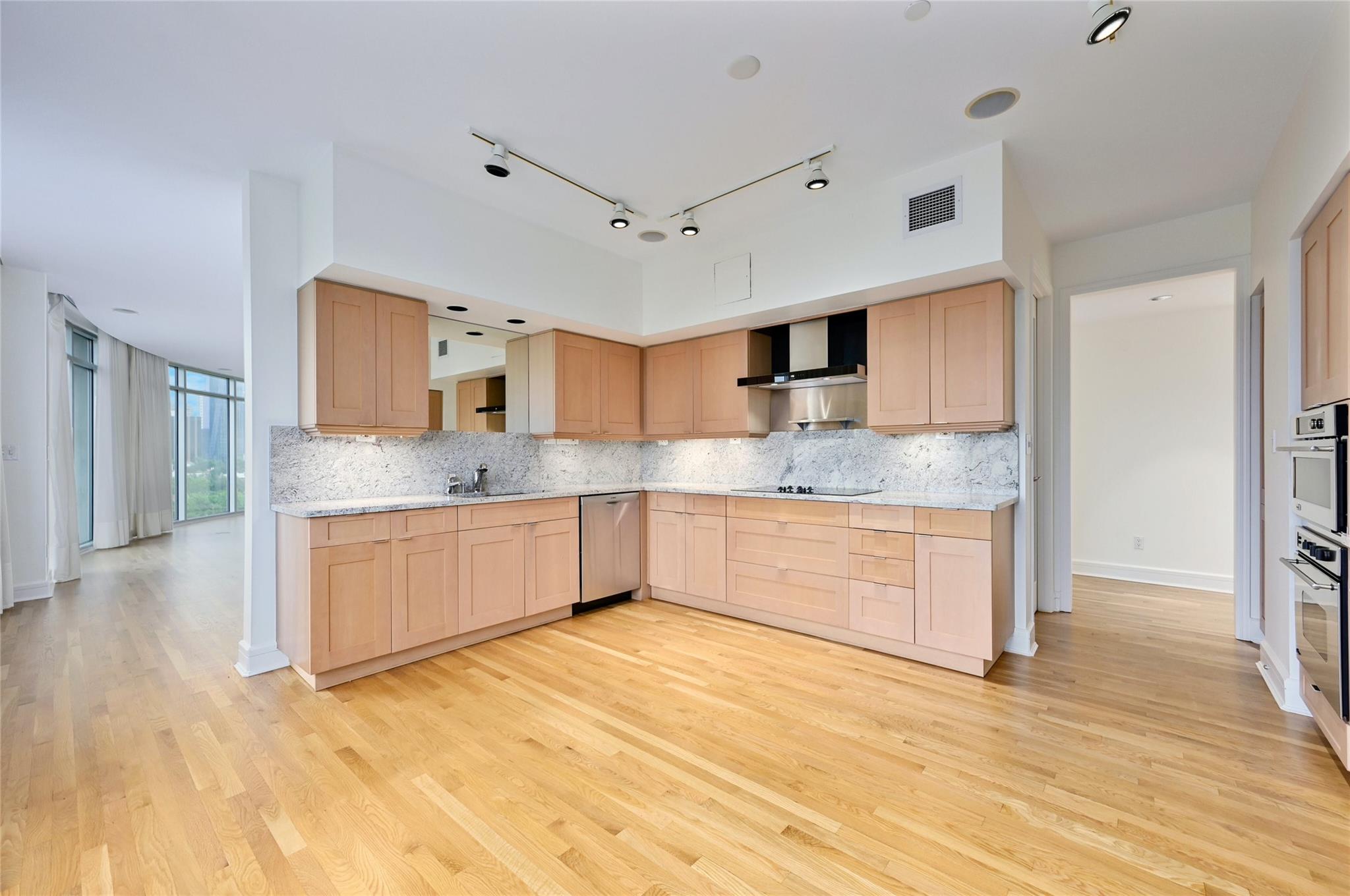 901 W 9th ST # 1002
