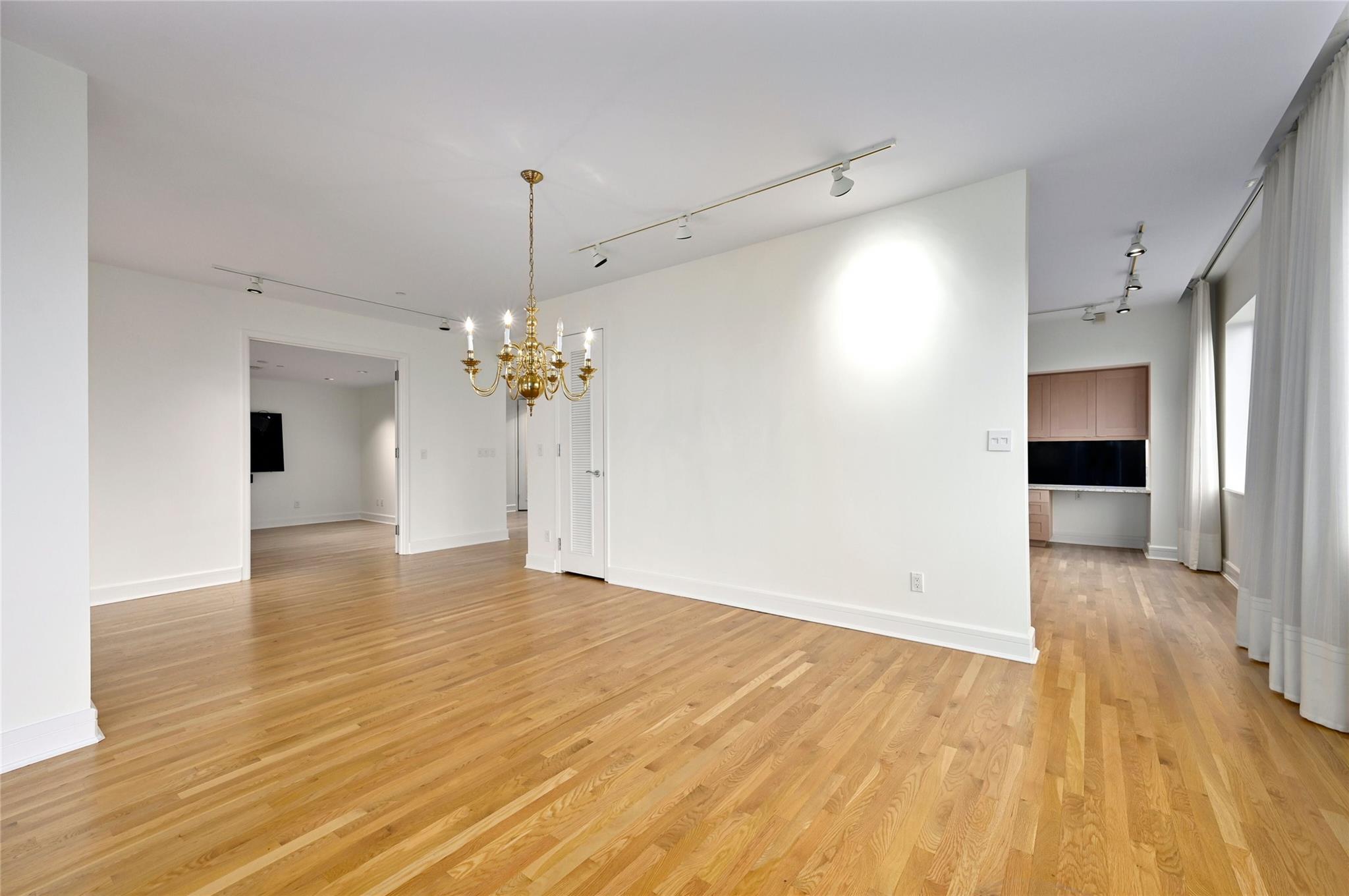 901 W 9th ST # 1002