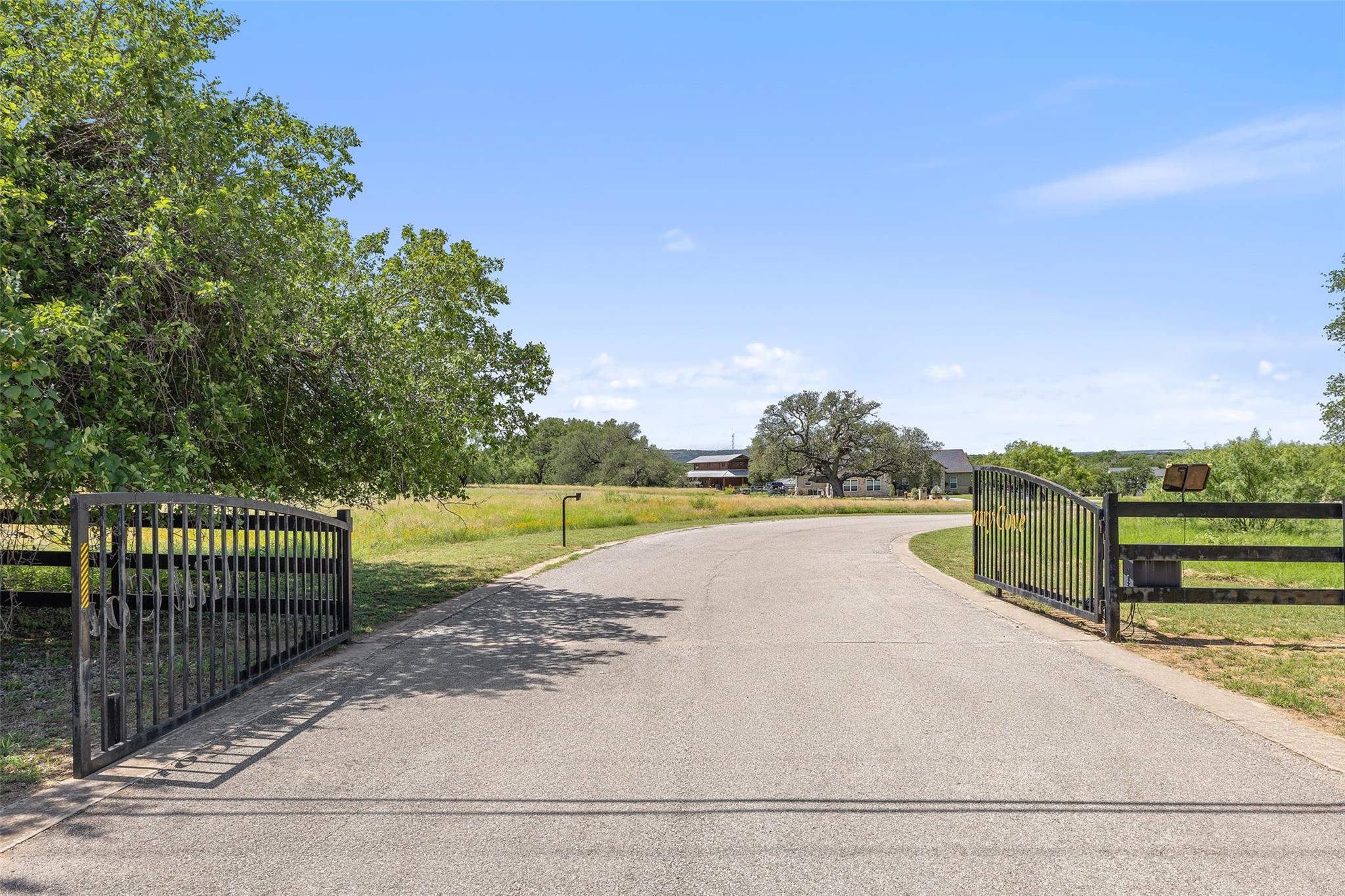 186 Sleepy Oaks DR