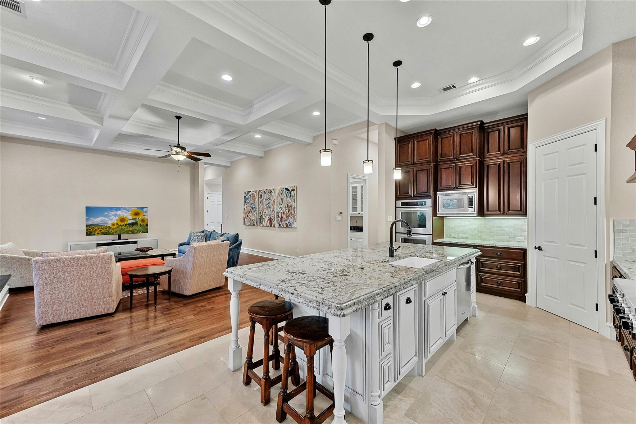 604 FLAMINGO CV
