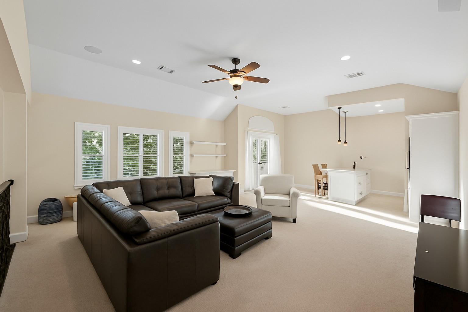 604 FLAMINGO CV