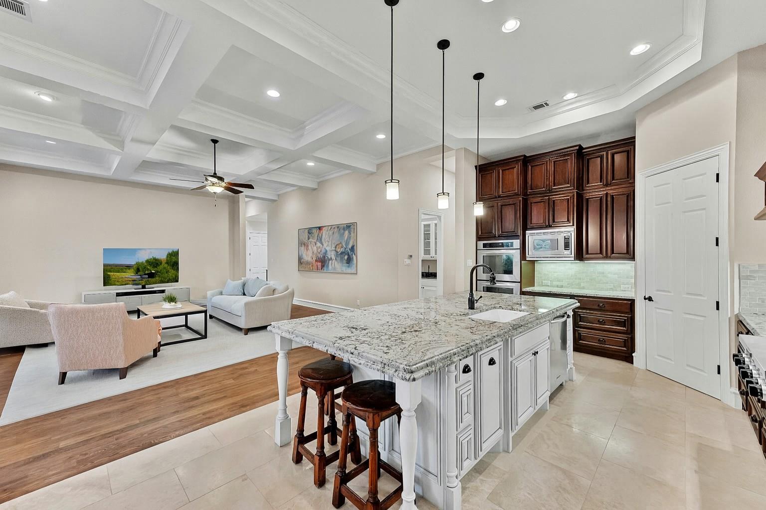 604 FLAMINGO CV