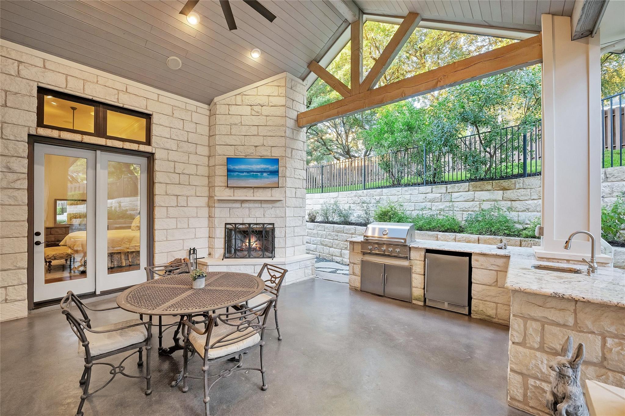 604 FLAMINGO CV