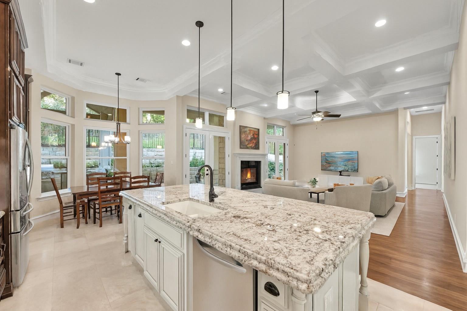 604 FLAMINGO CV