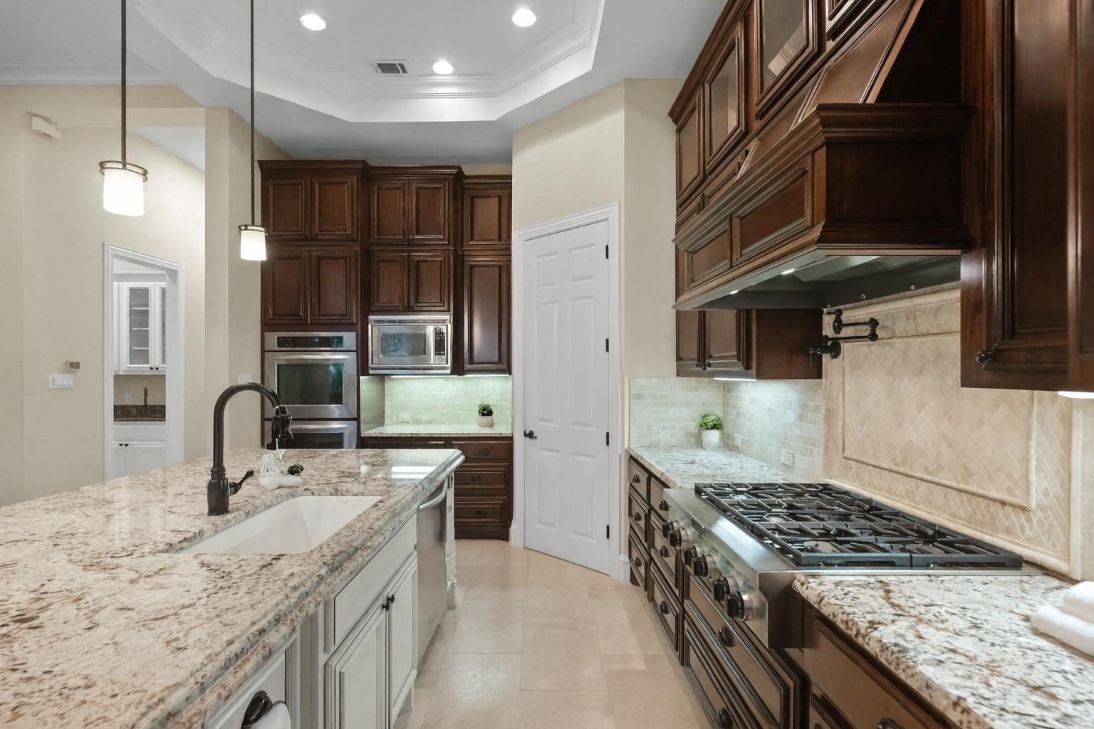 604 FLAMINGO CV
