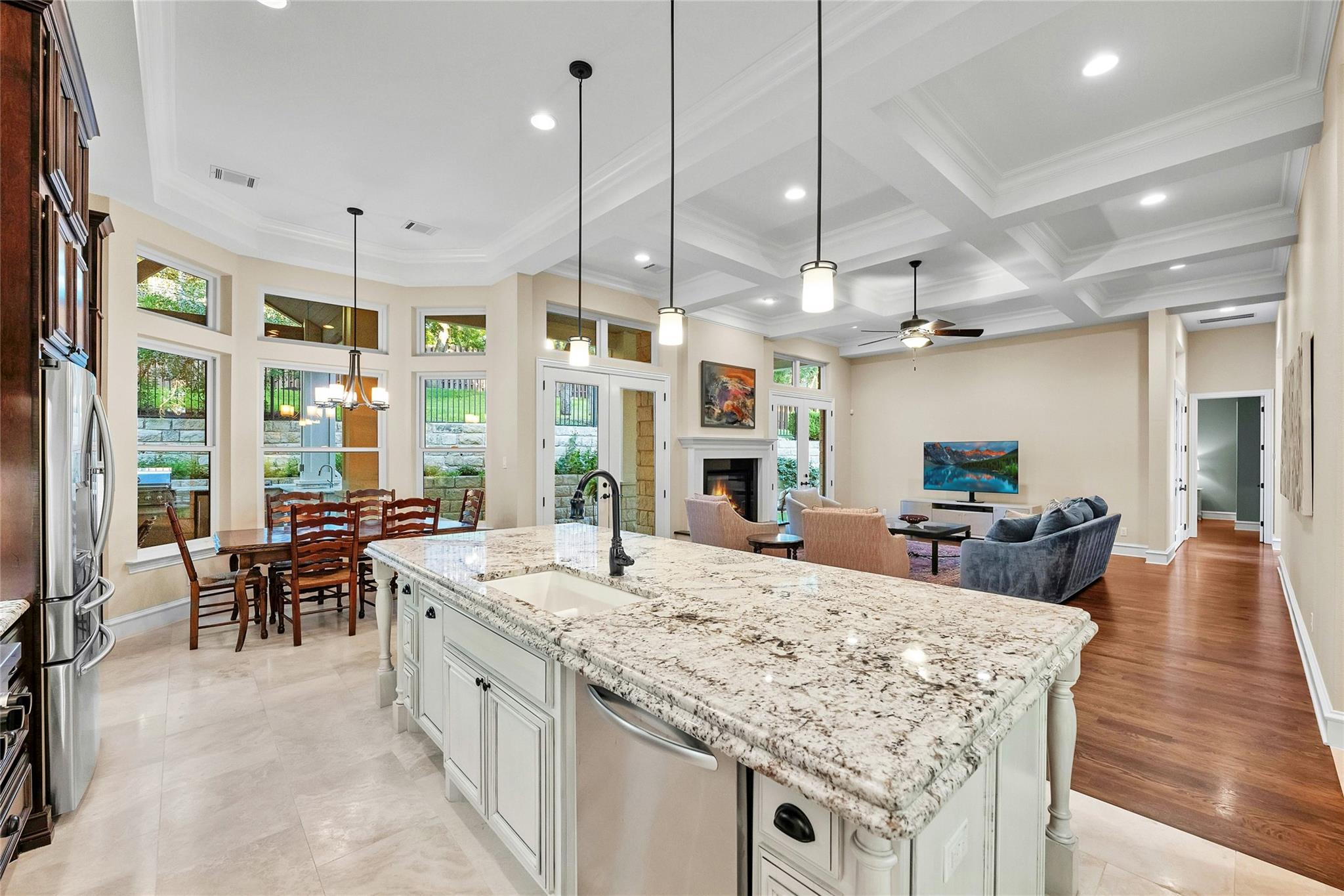 604 FLAMINGO CV