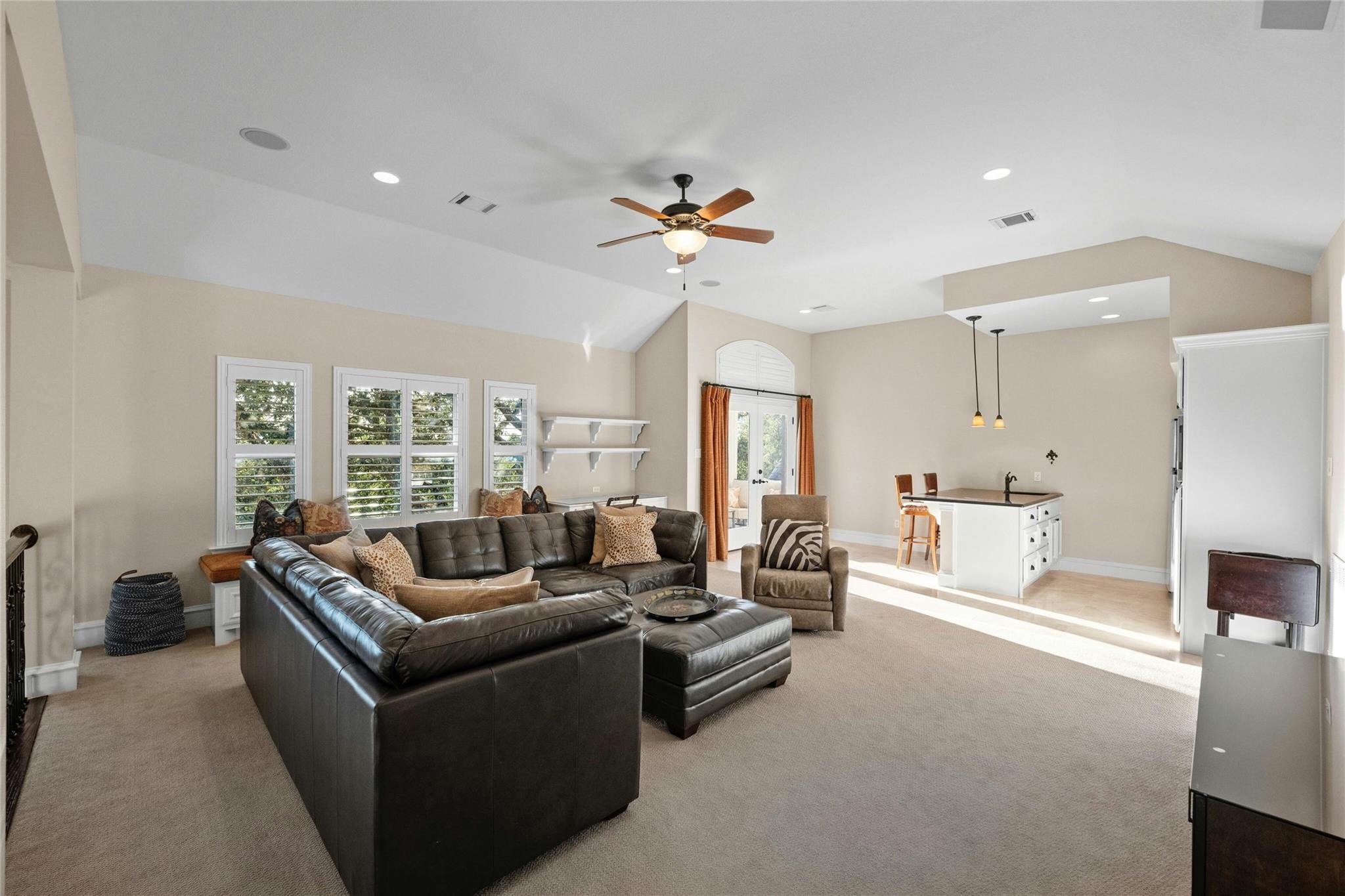 604 FLAMINGO CV