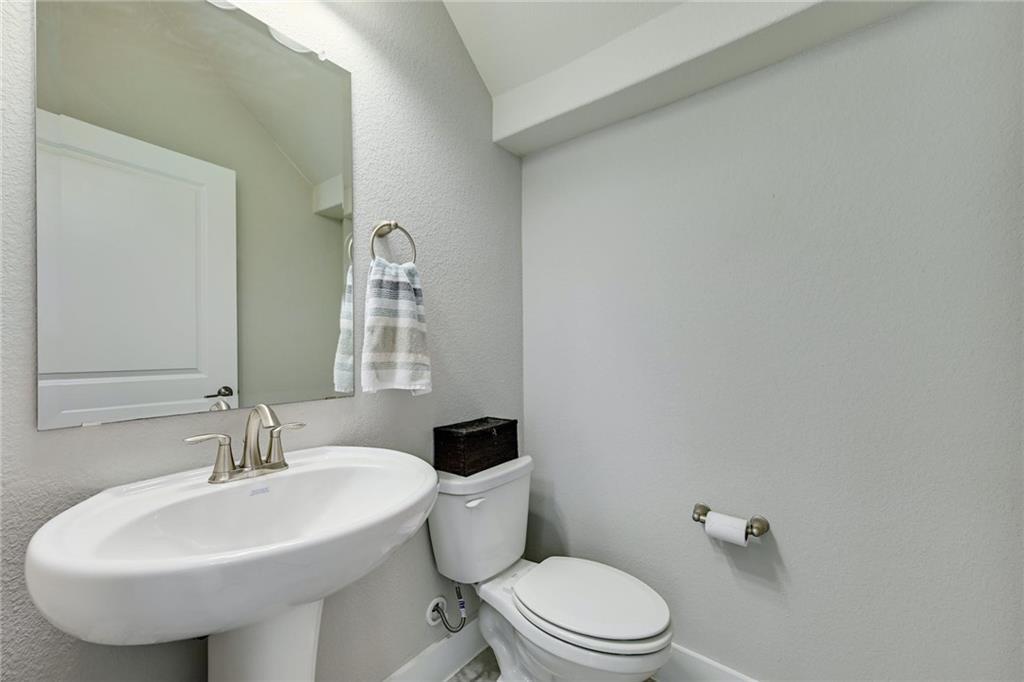 1051 Kenney Fort XING # 52