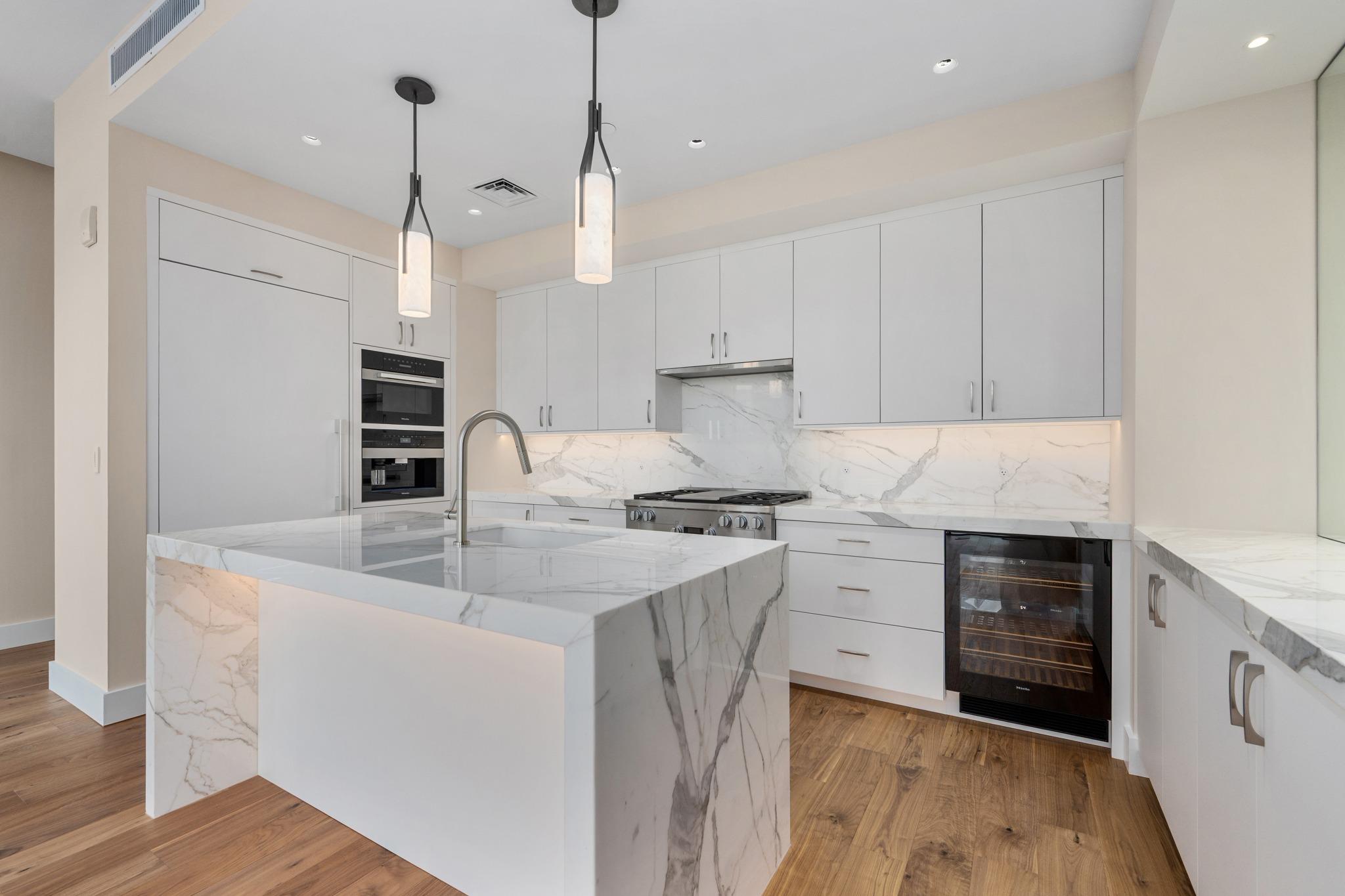 200 Congress Ave # 15E