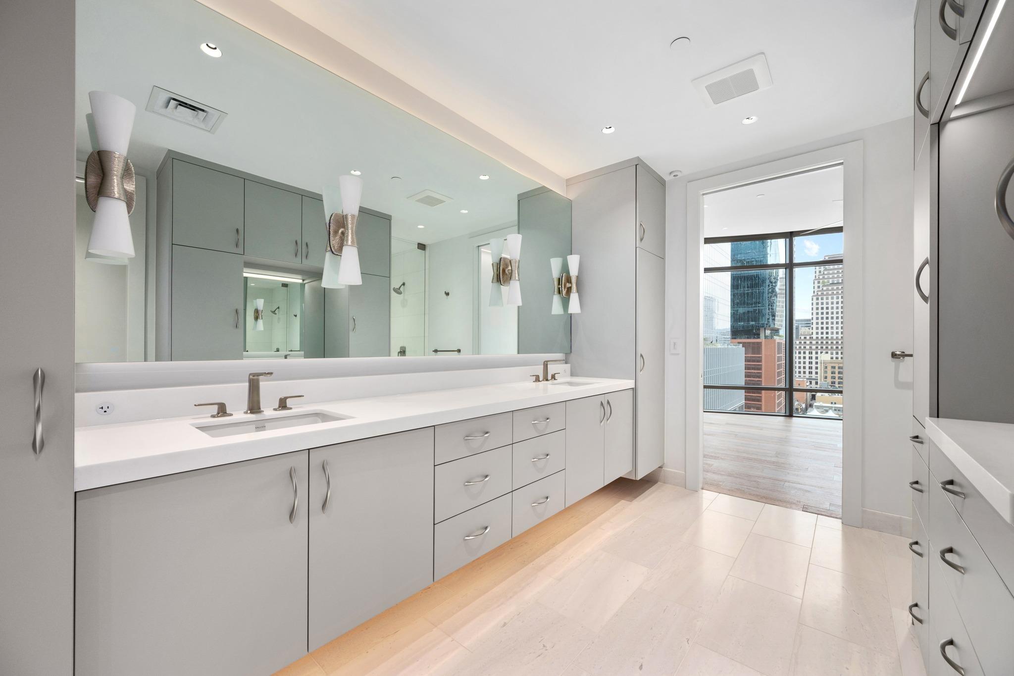 200 Congress Ave # 15E