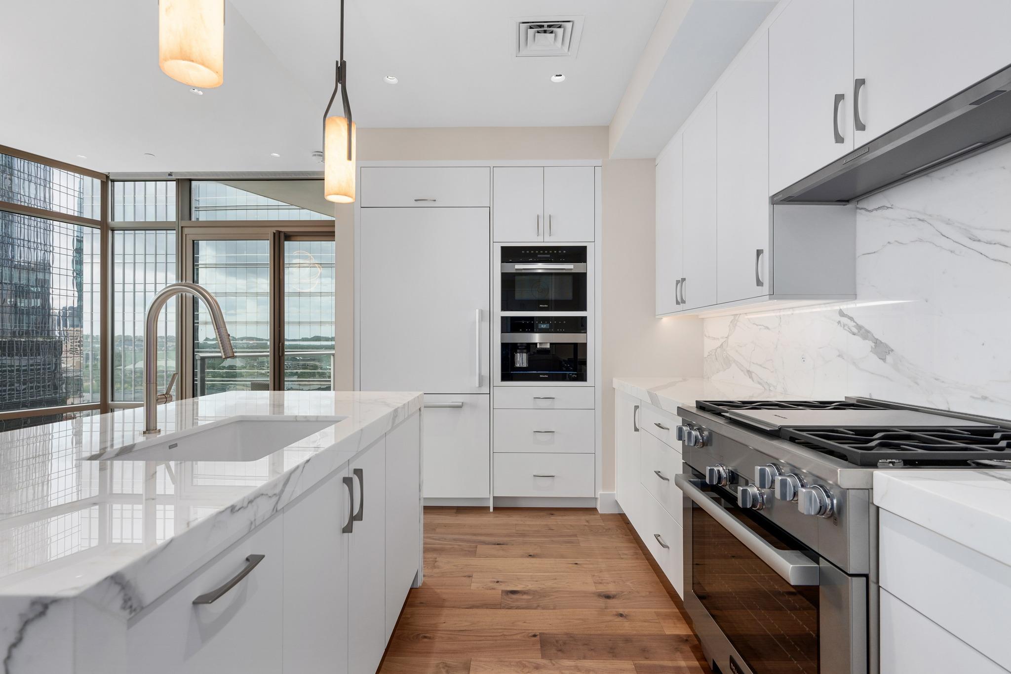 200 Congress Ave # 15E