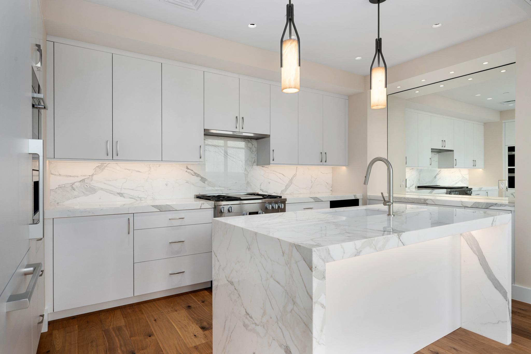 200 Congress Ave # 15E