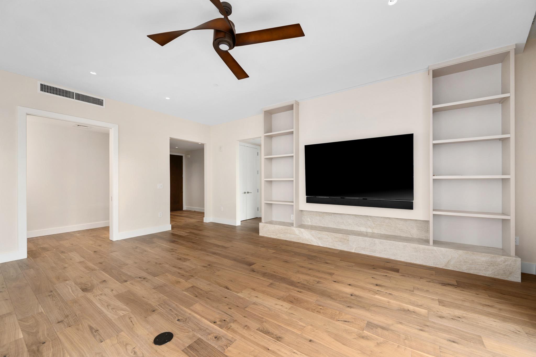 200 Congress Ave # 15E