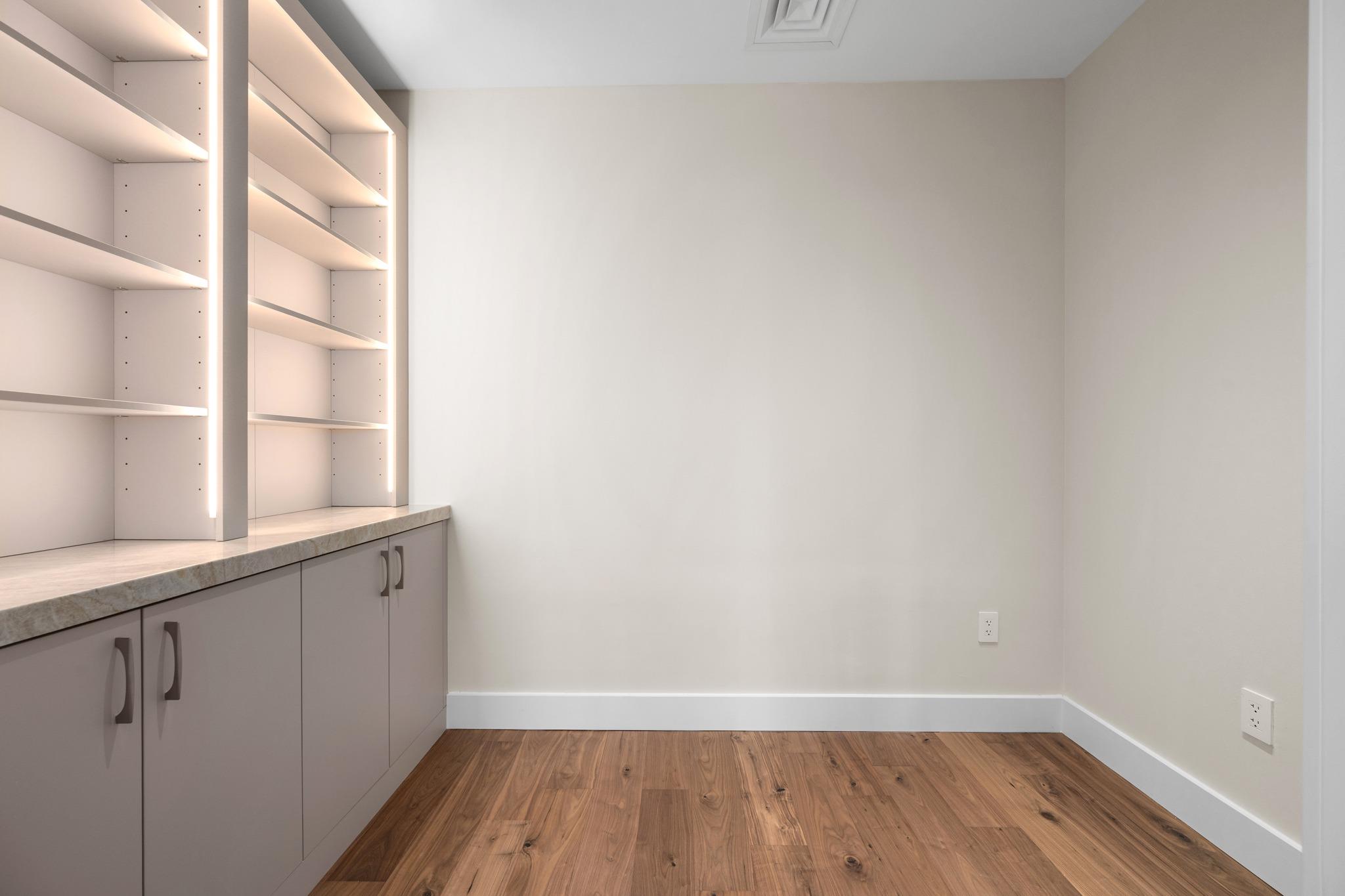 200 Congress Ave # 15E