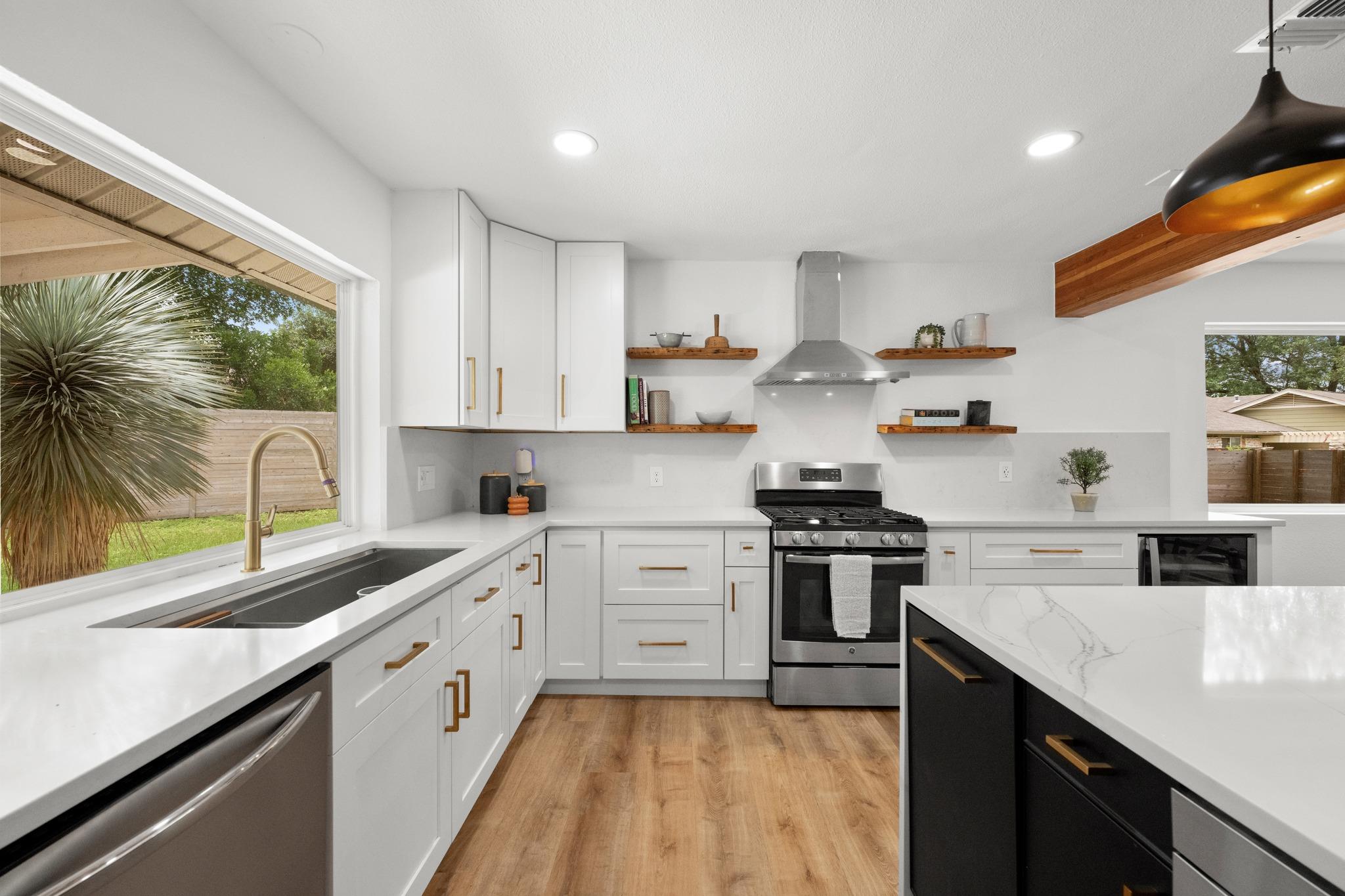 6304 Berkeley CV