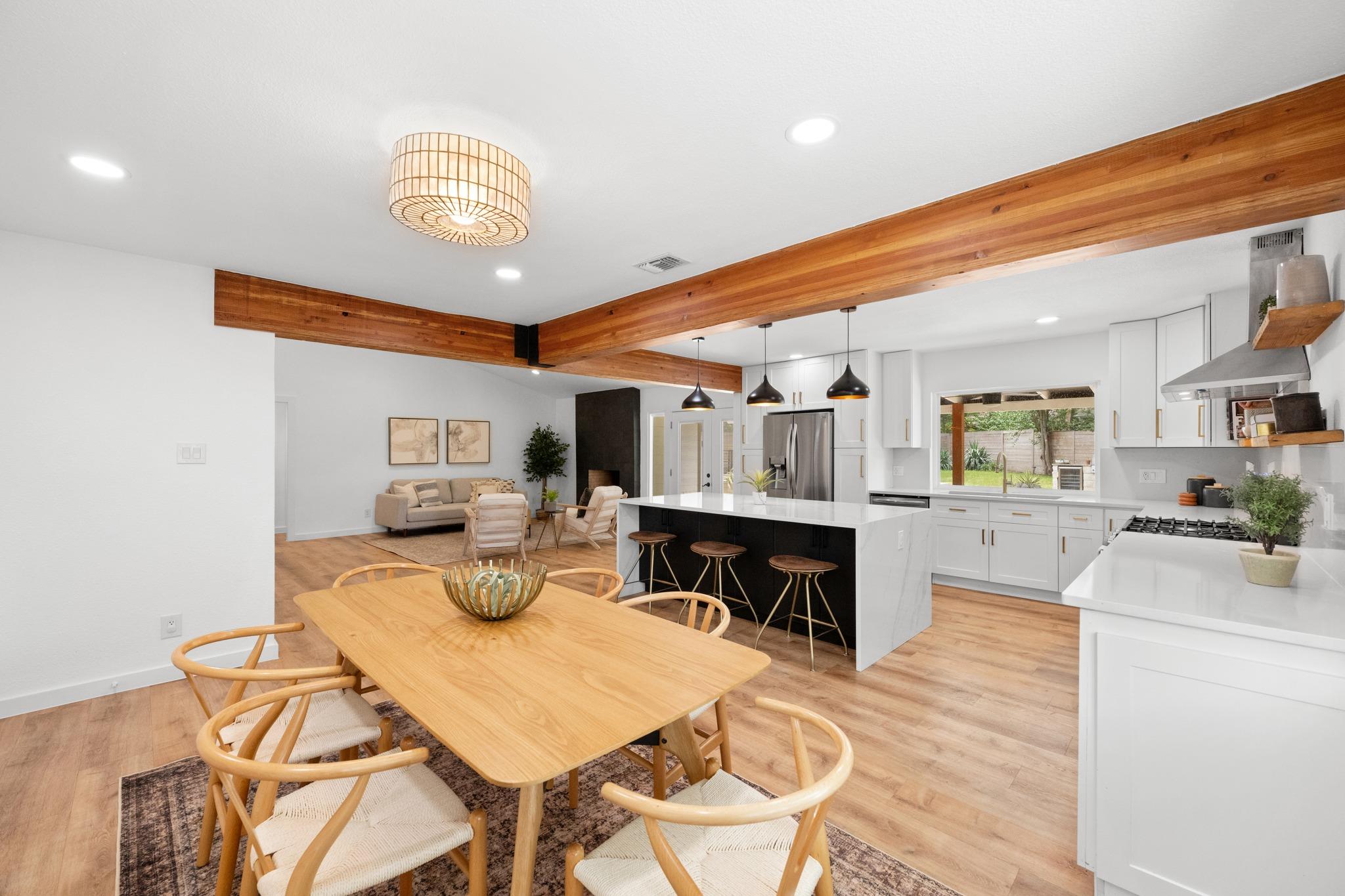 6304 Berkeley CV