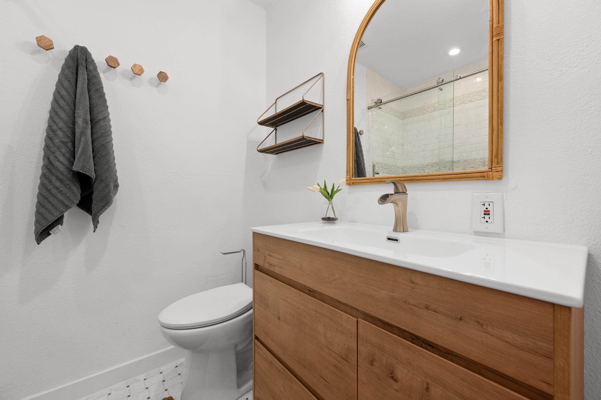 6304 Berkeley CV