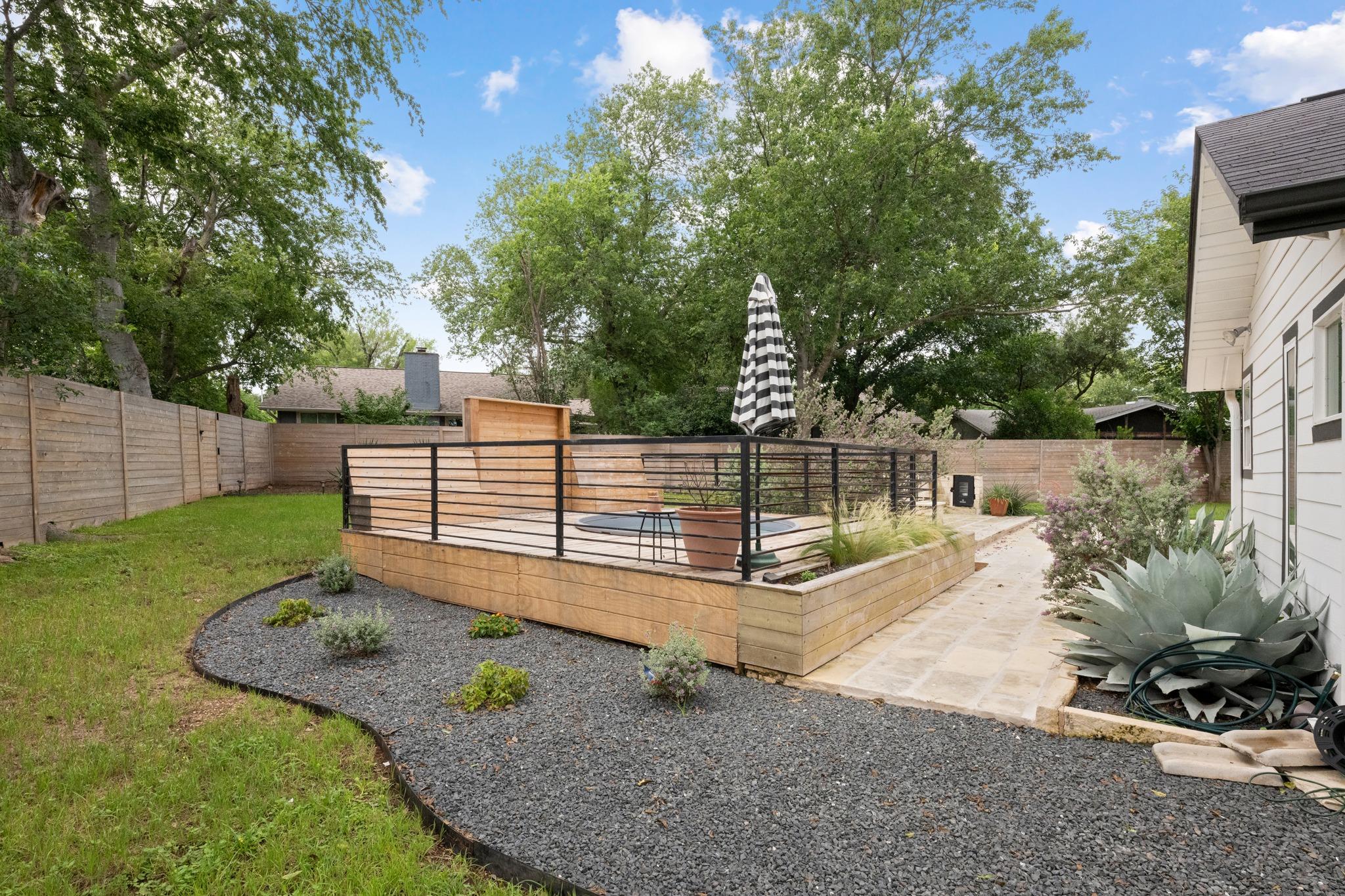 6304 Berkeley CV