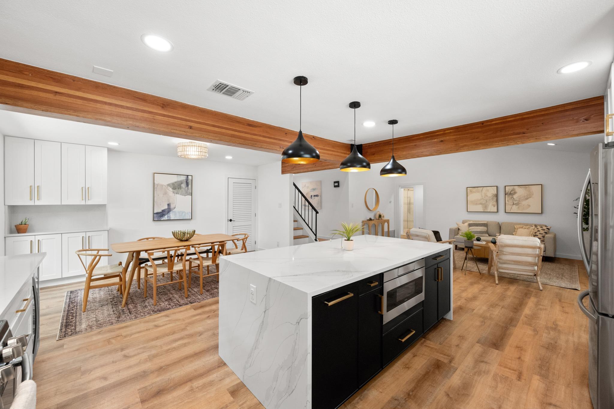 6304 Berkeley CV