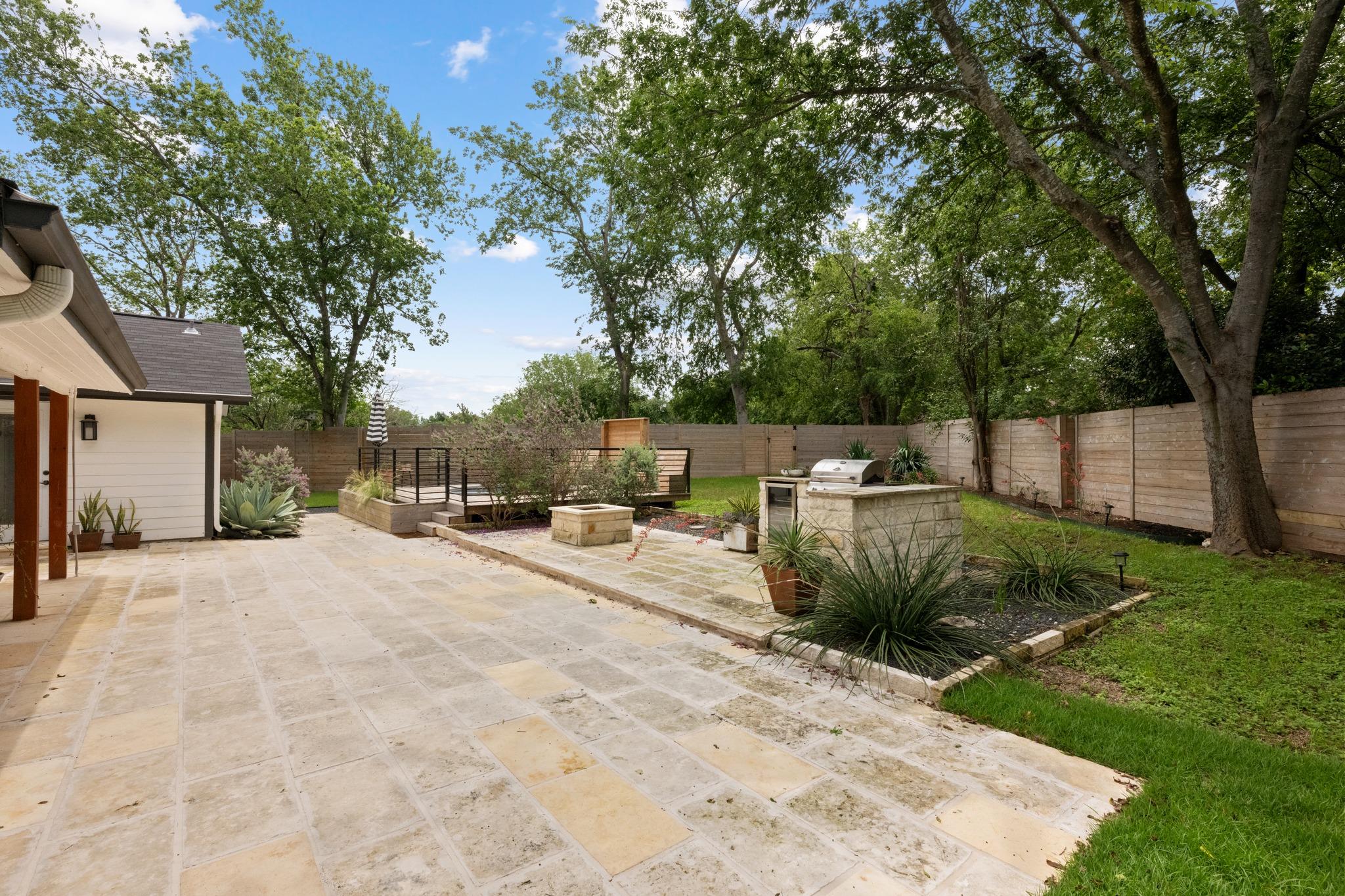 6304 Berkeley CV