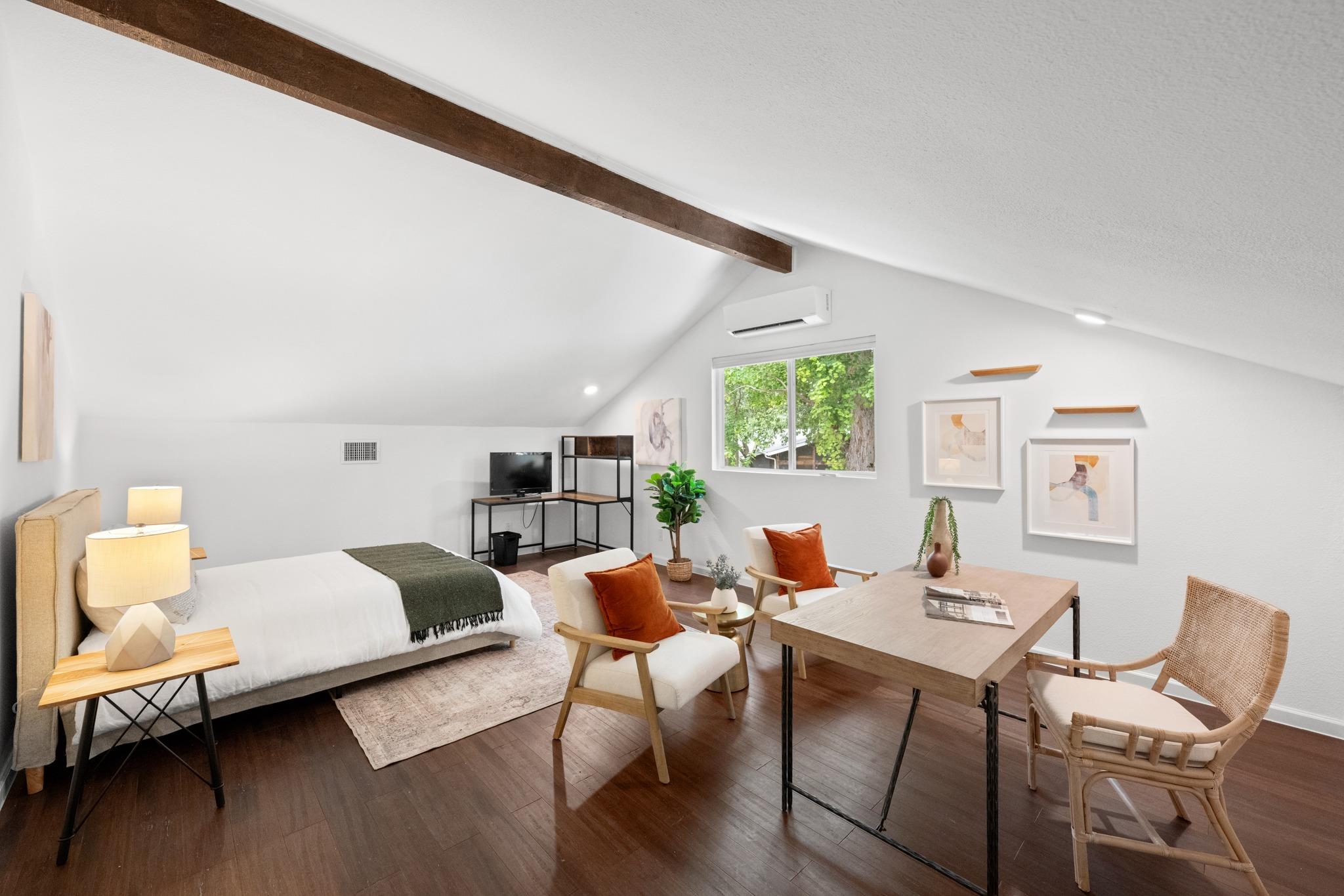 6304 Berkeley CV