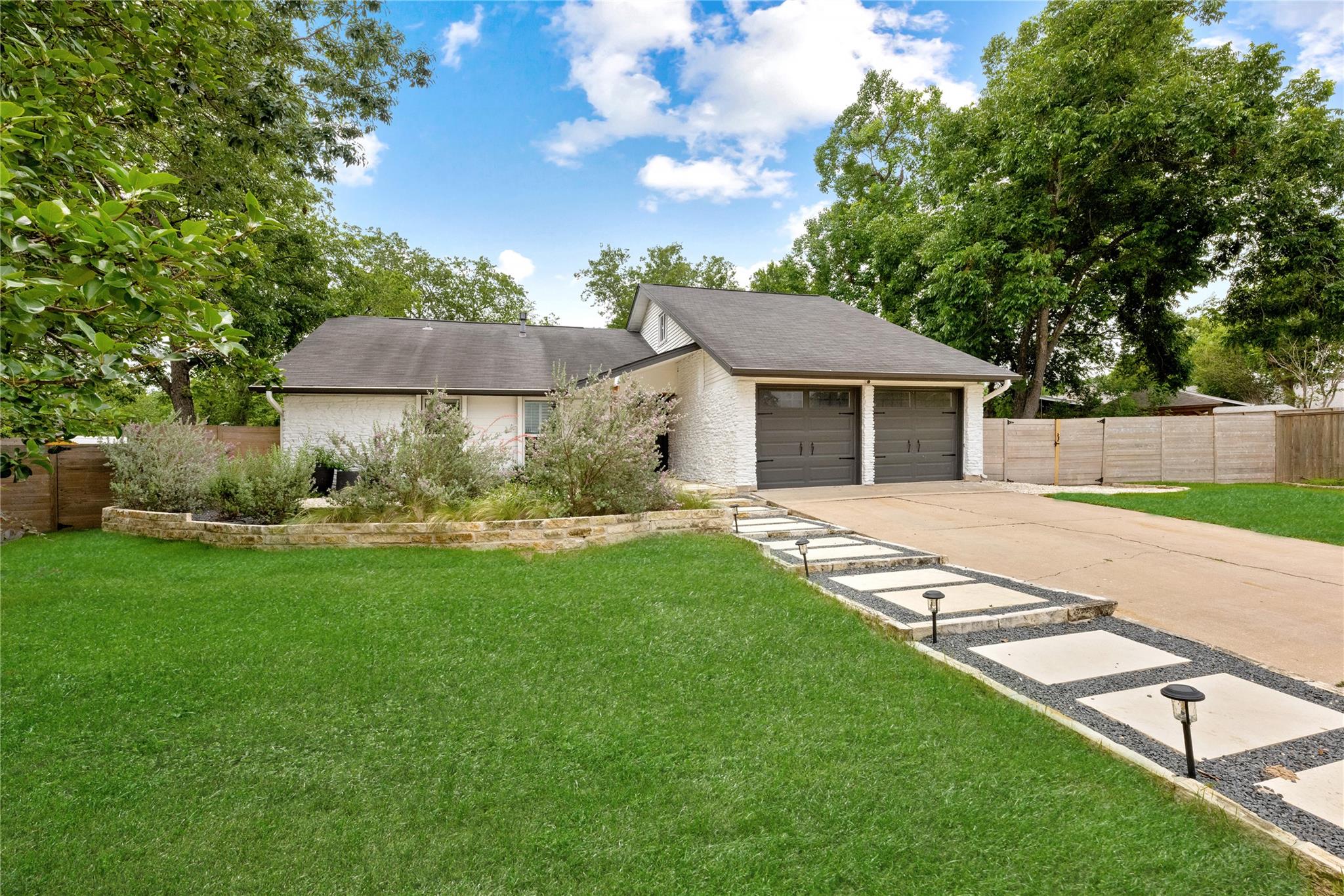 6304 Berkeley CV