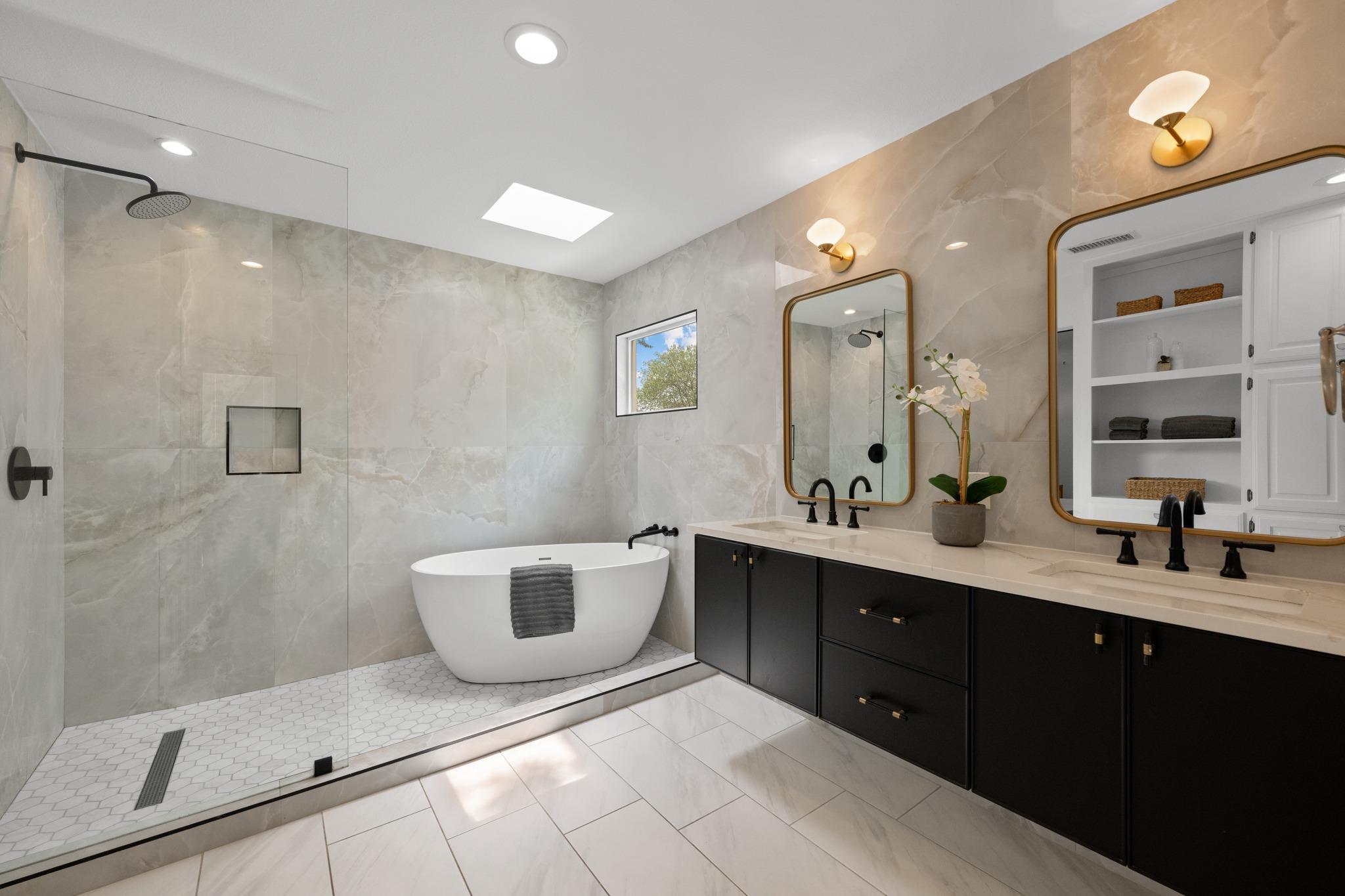 6304 Berkeley CV