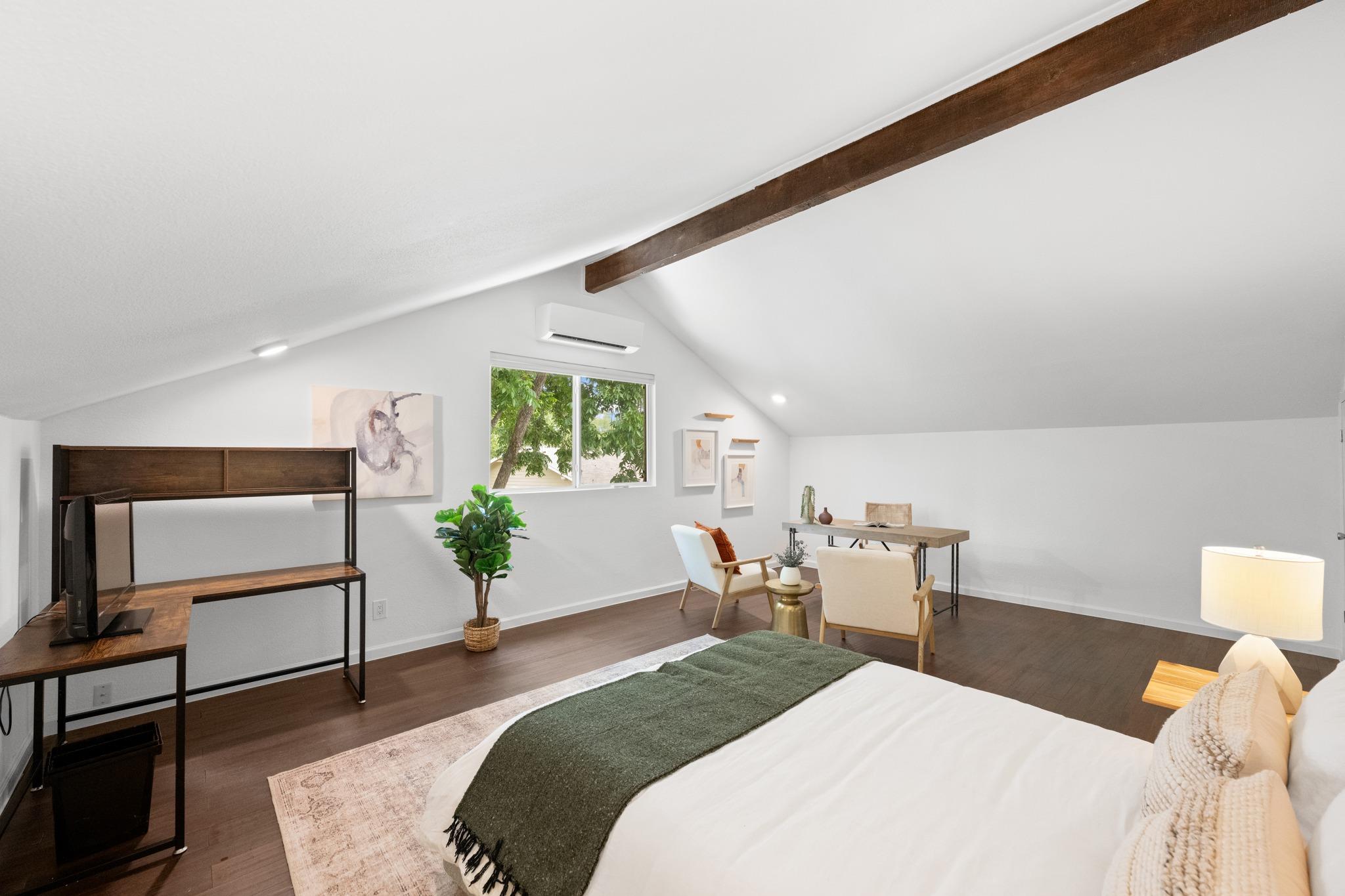 6304 Berkeley CV
