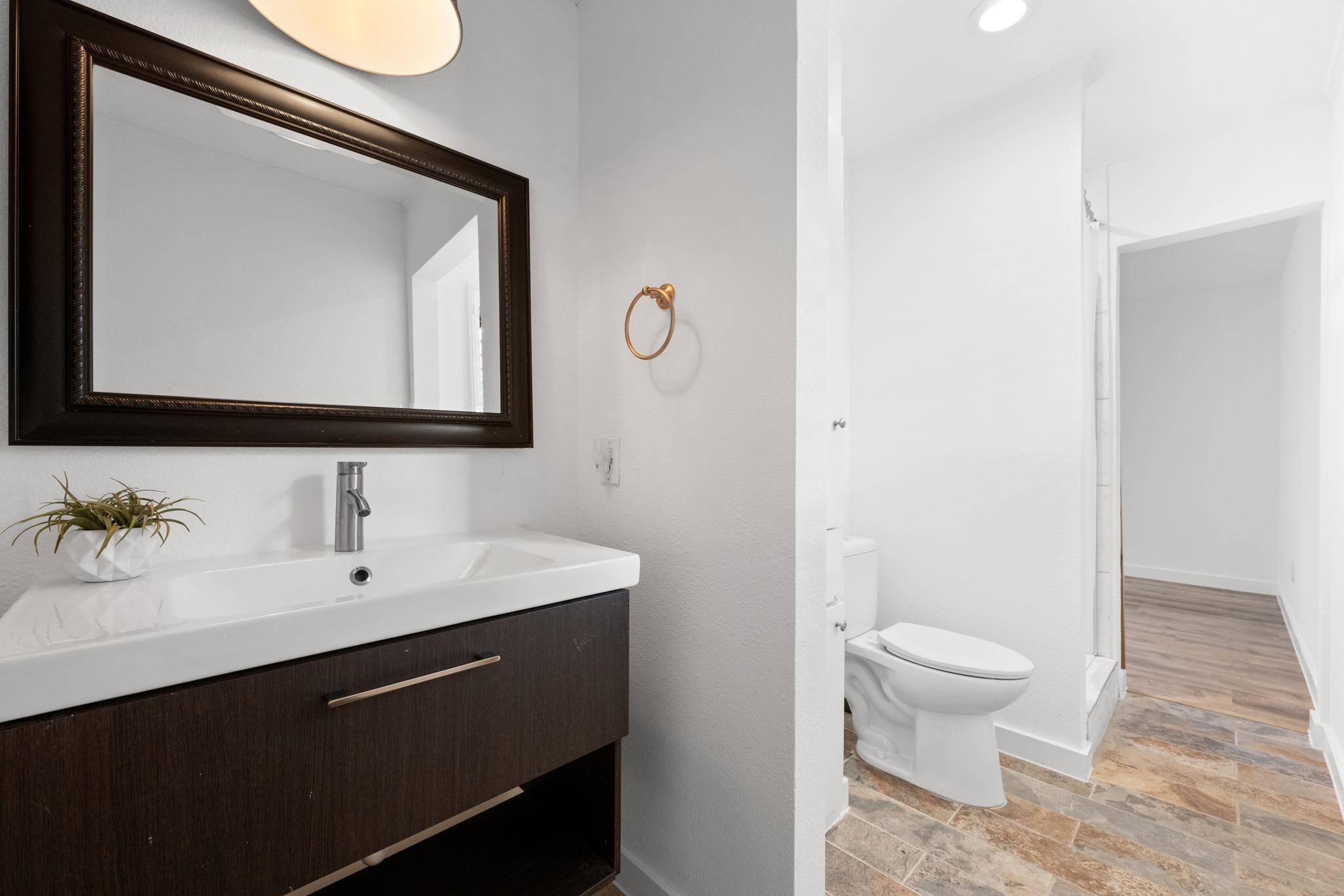 6304 Berkeley CV
