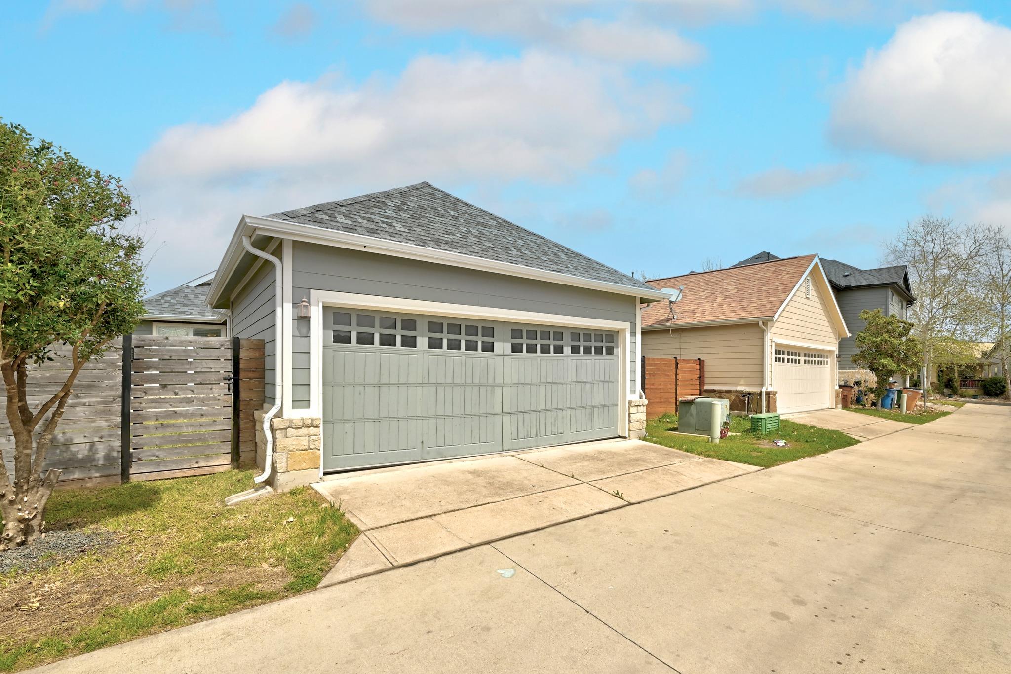 2133 Emma Long ST