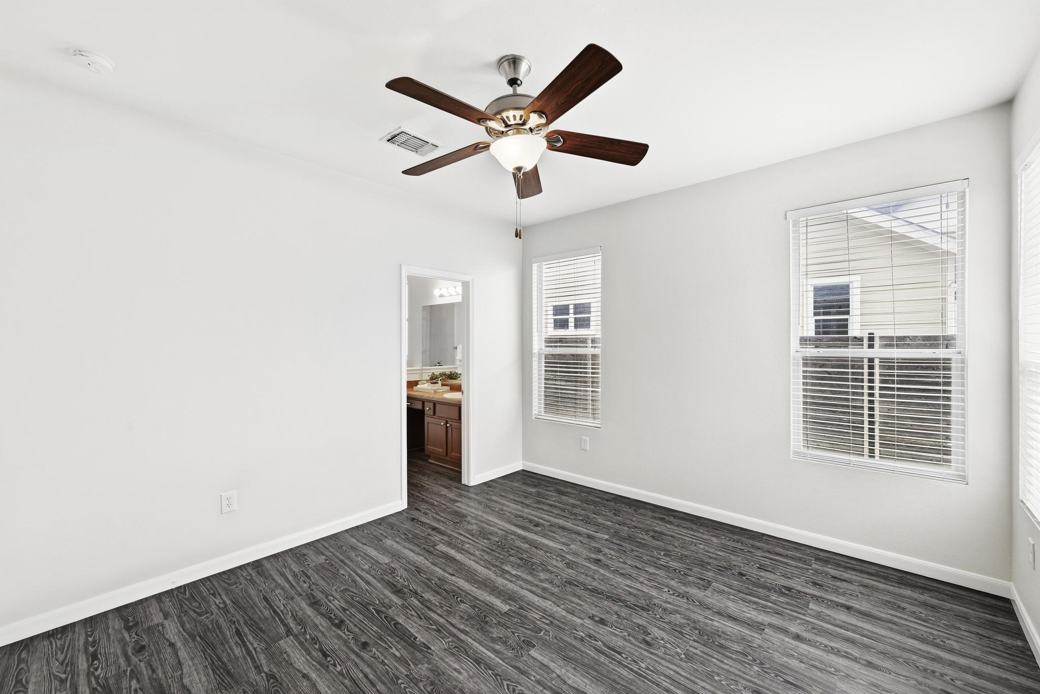 2133 Emma Long ST