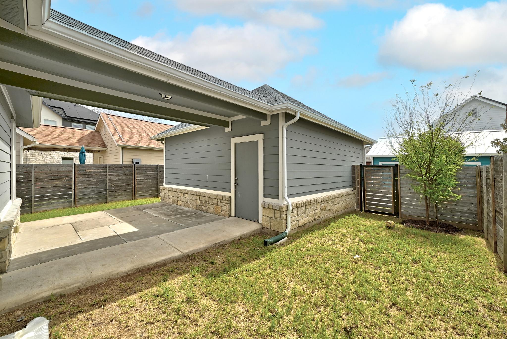 2133 Emma Long ST