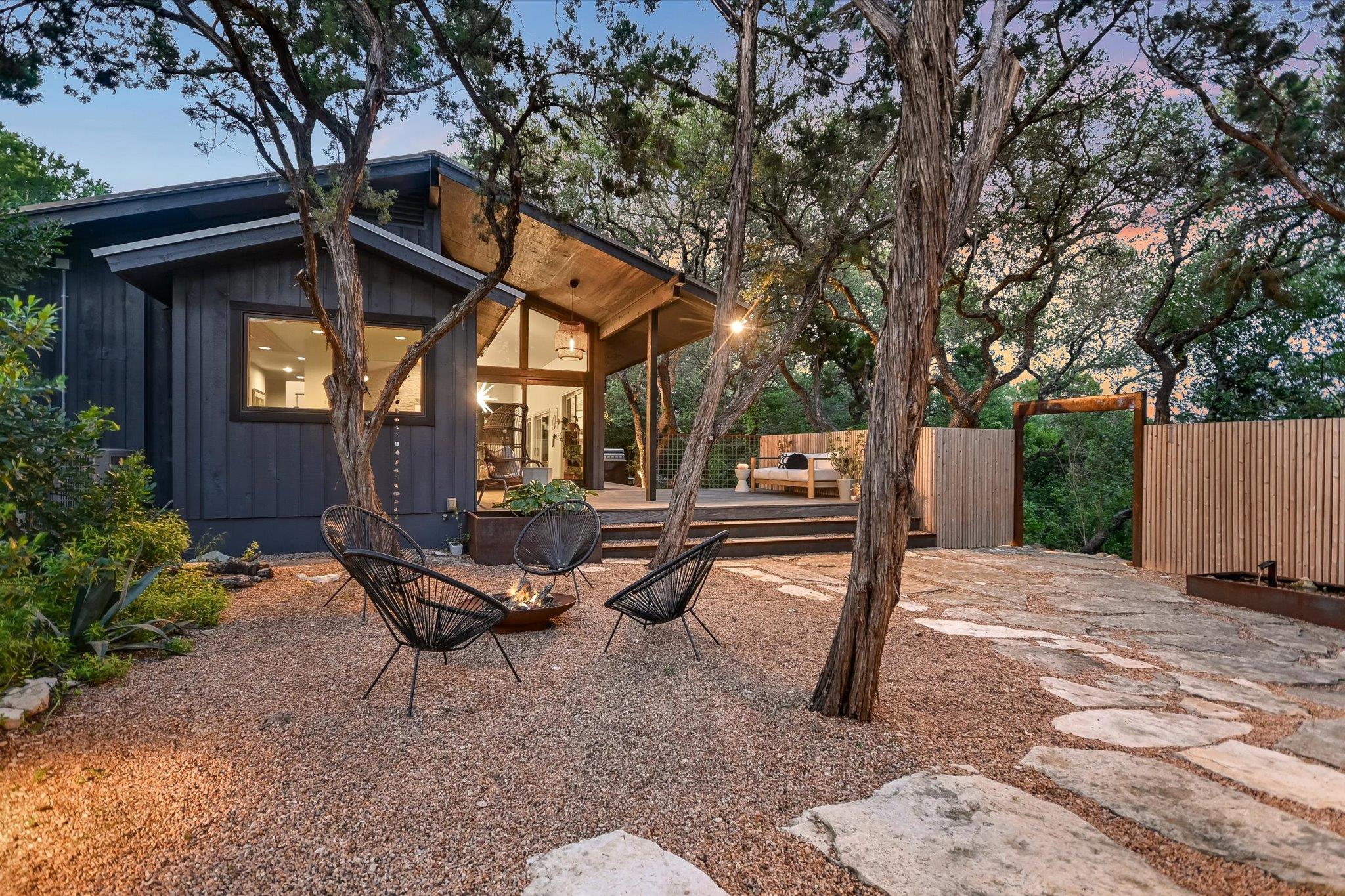 1213 Falcon Ledge DR