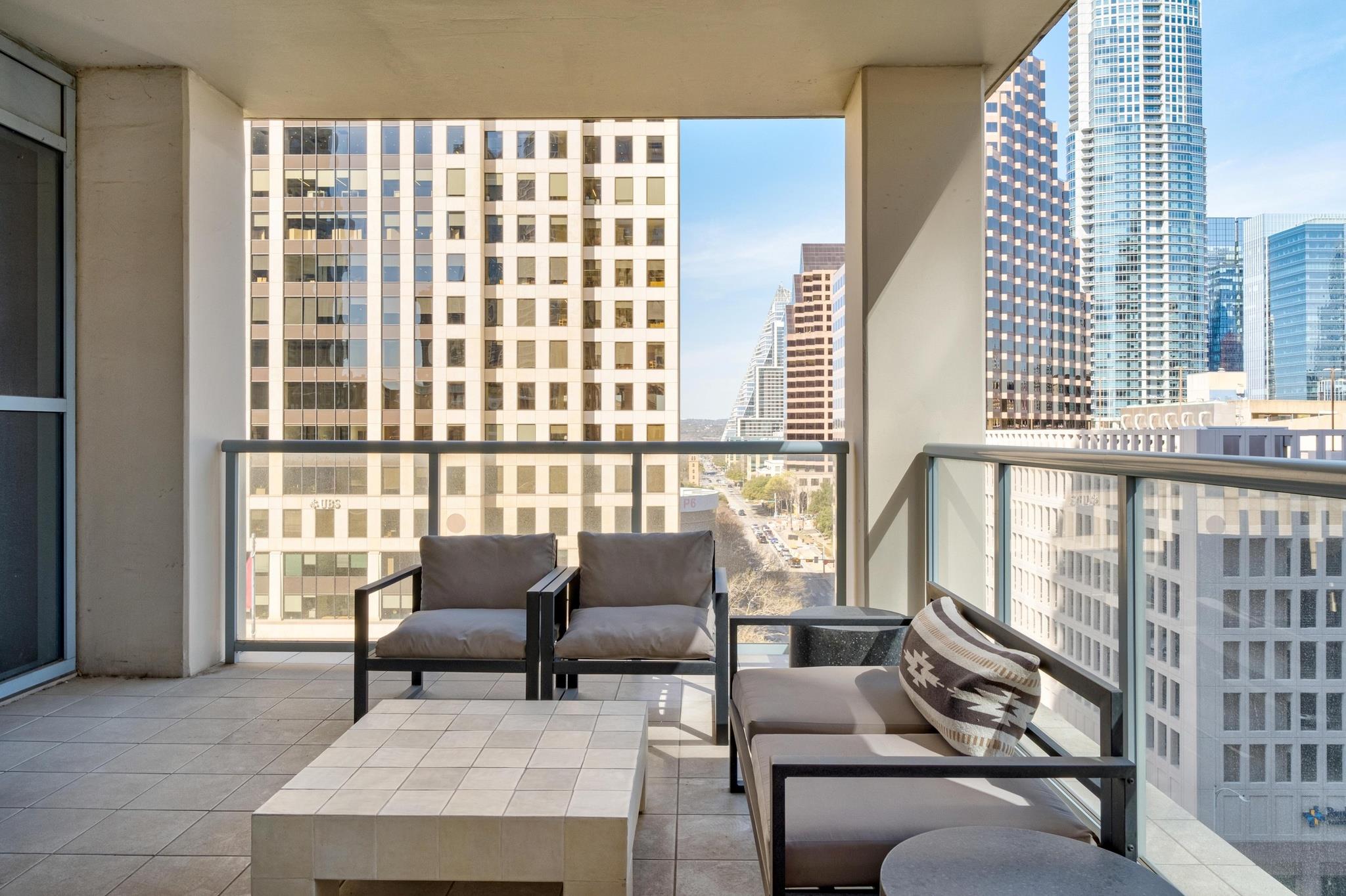 98 San Jacinto BLVD # 903