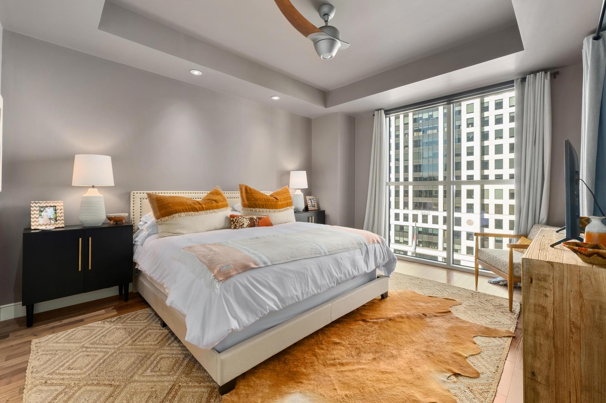 98 San Jacinto BLVD # 903