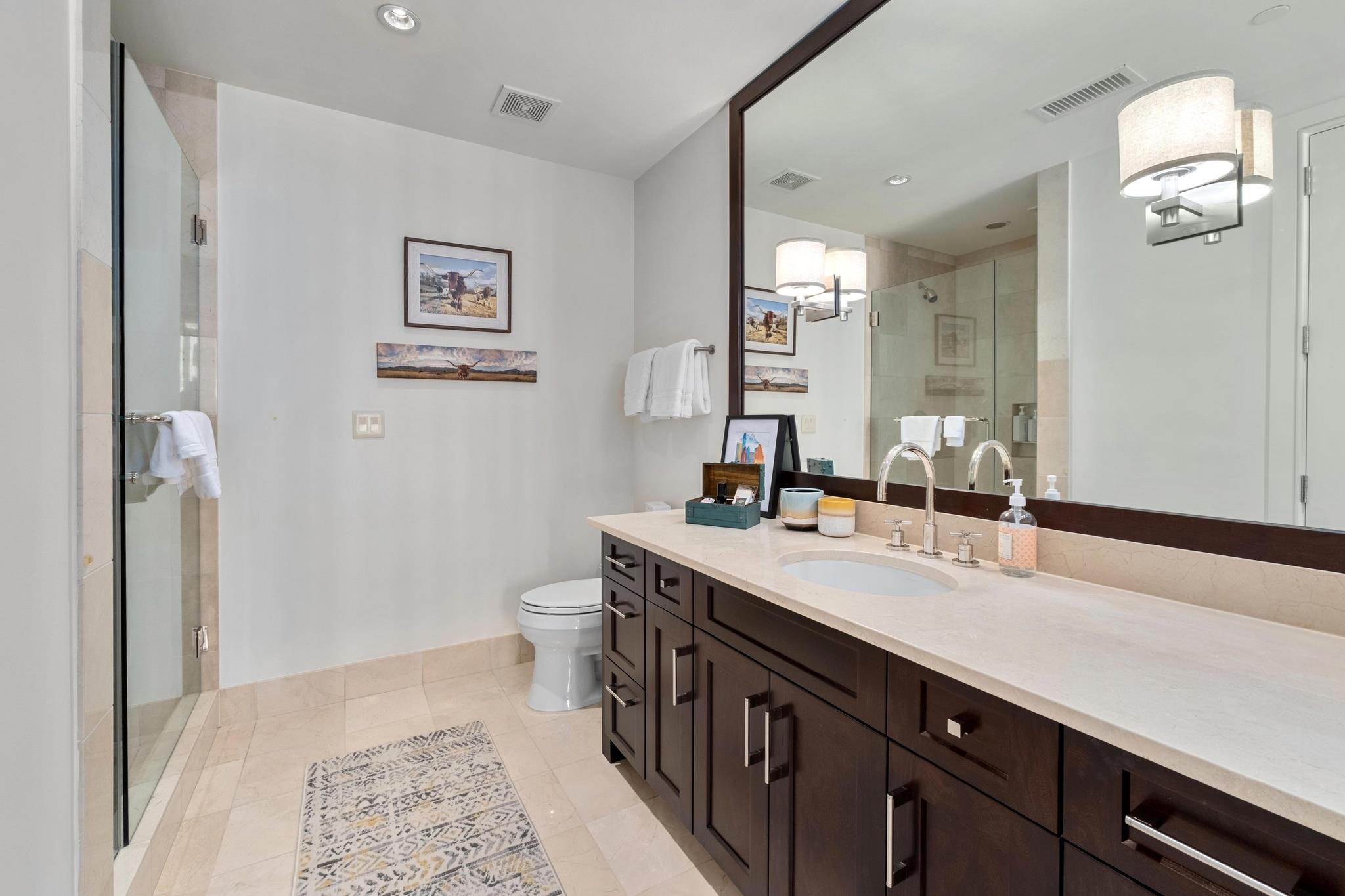 98 San Jacinto BLVD # 903