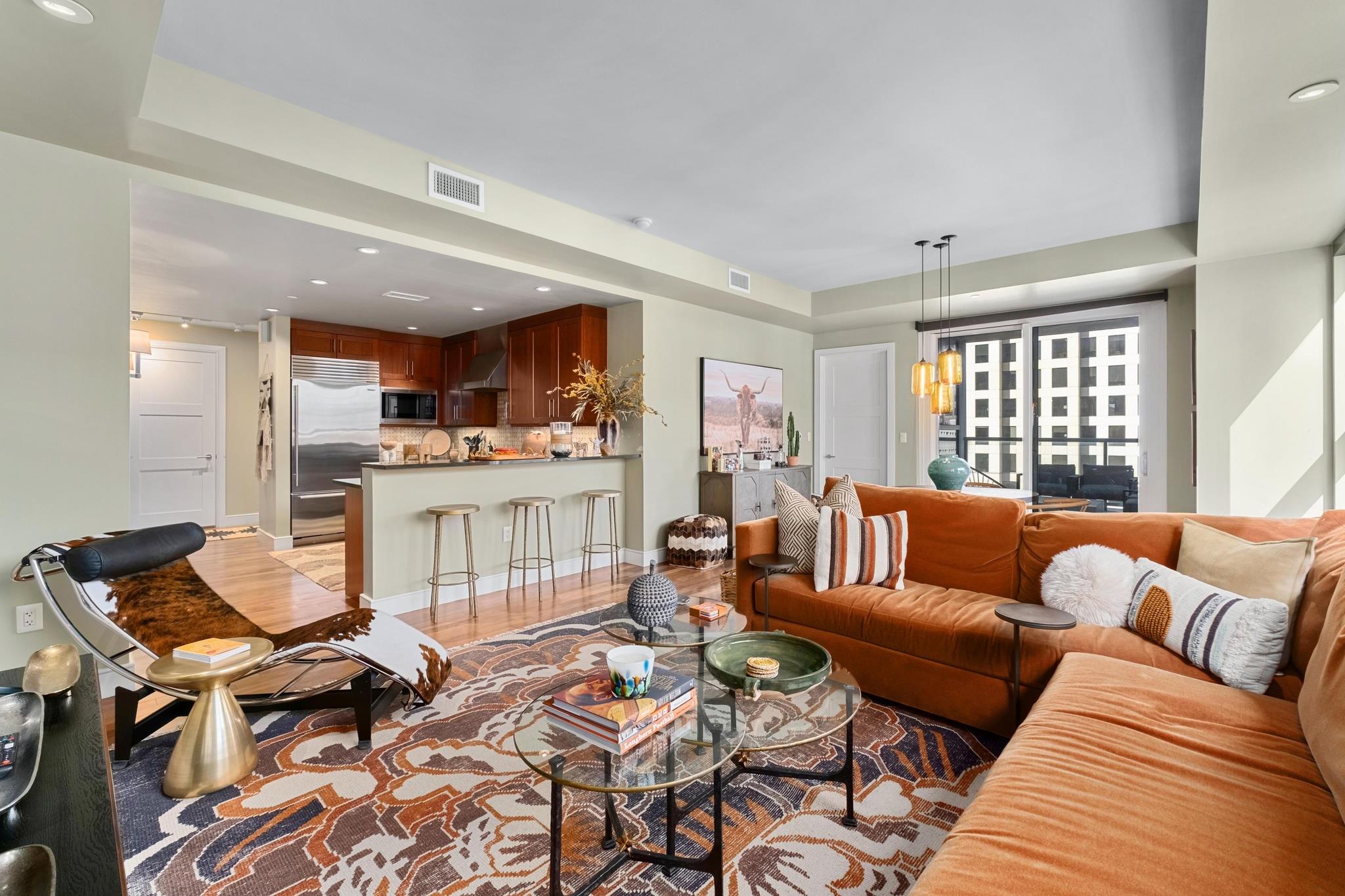 98 San Jacinto BLVD # 903