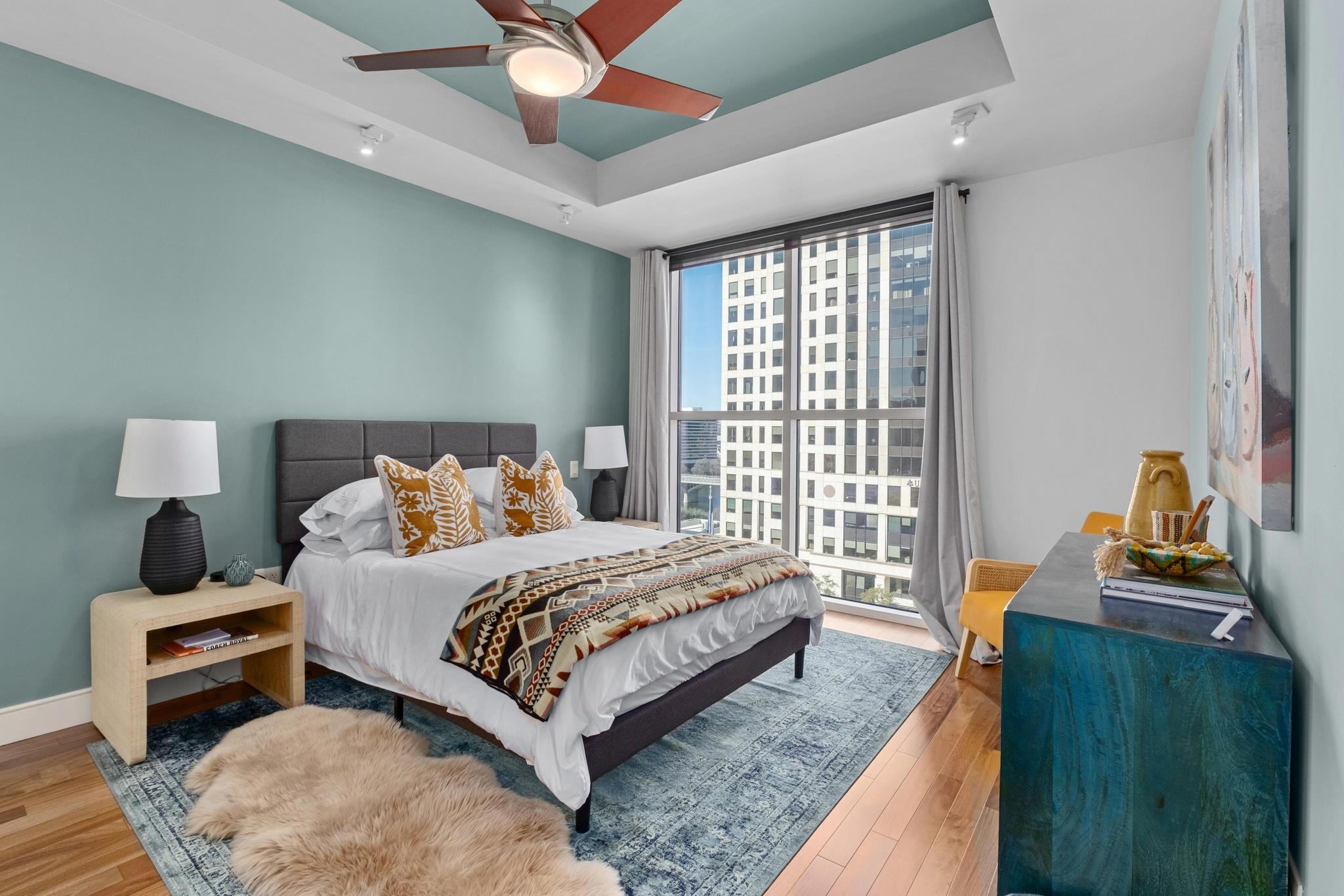 98 San Jacinto BLVD # 903