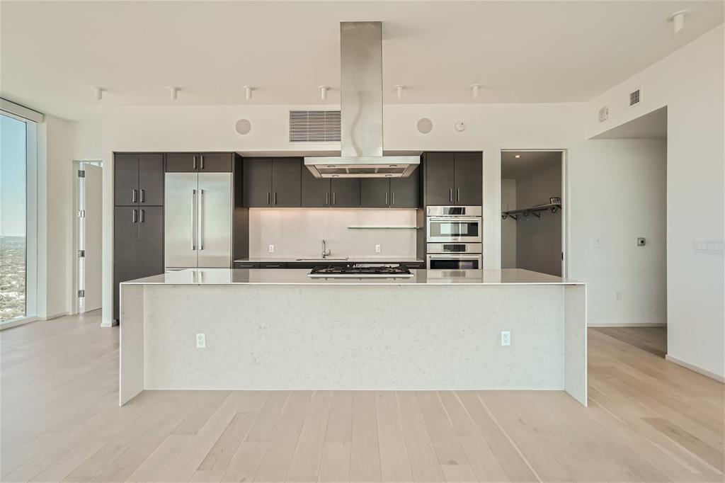 301 West Ave # 4807