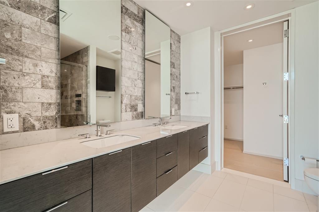 301 West Ave # 4807