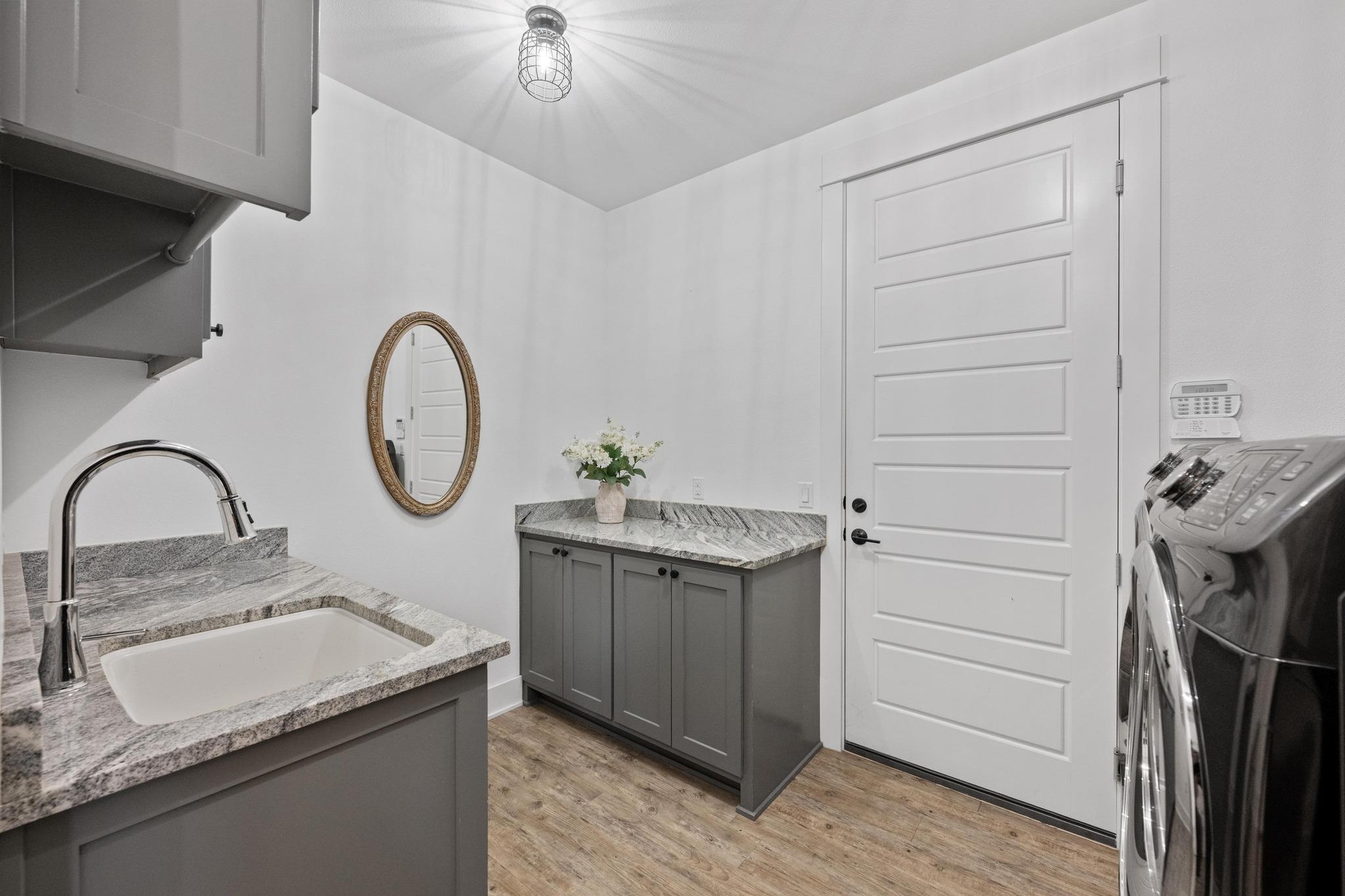 215 SANDY CREEK CV