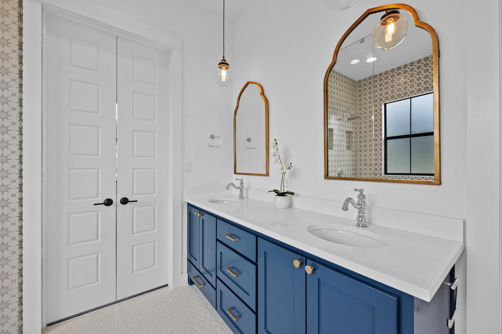 215 SANDY CREEK CV