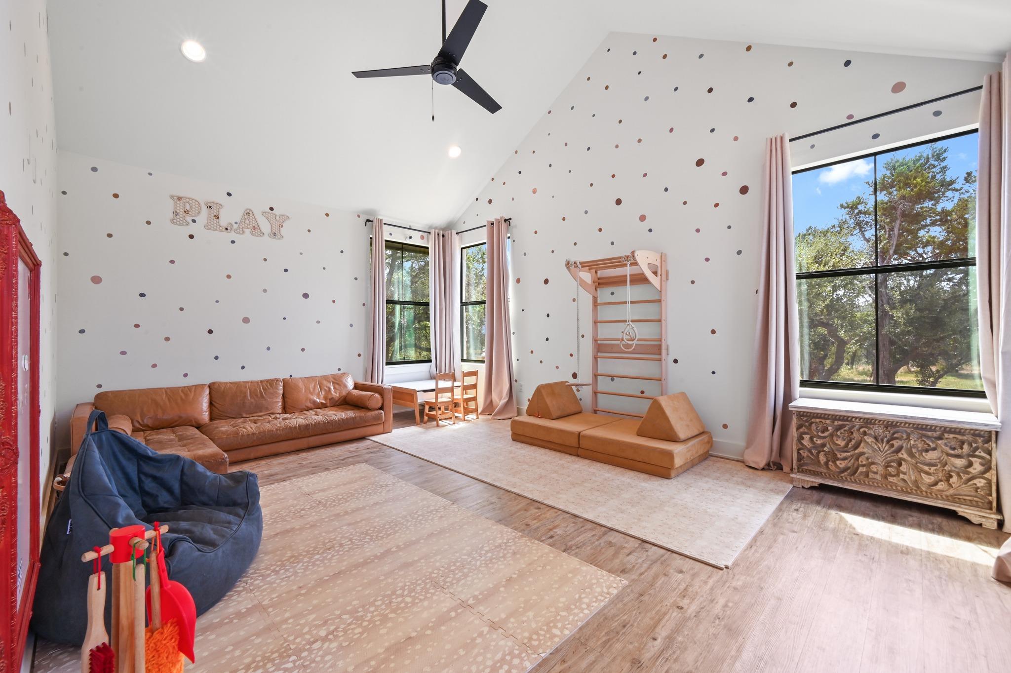 215 SANDY CREEK CV