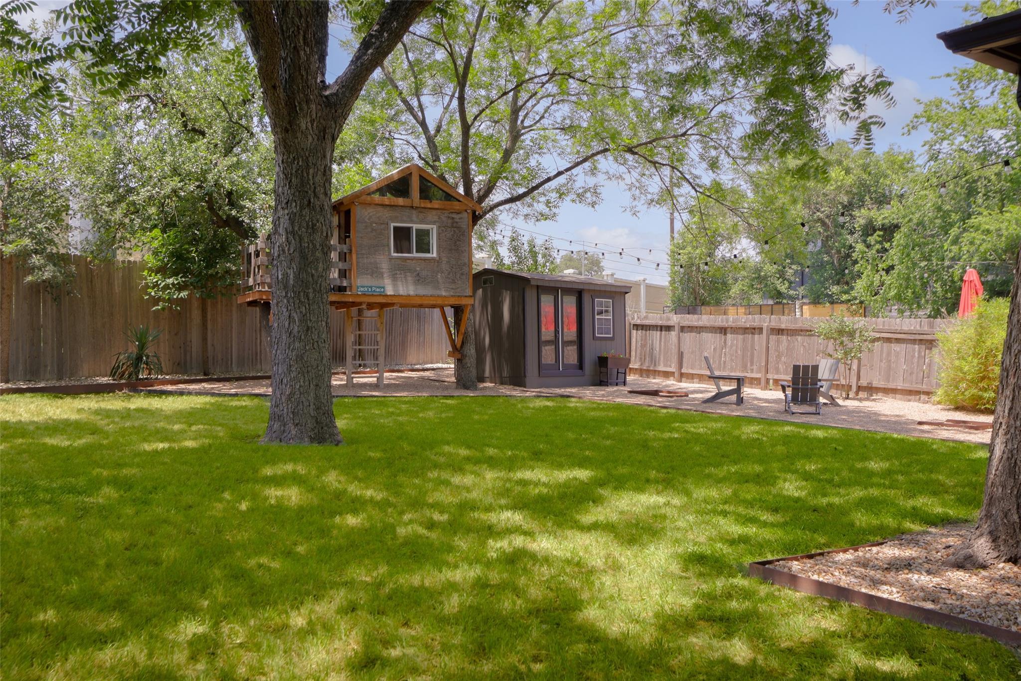 2804 Oakmont BLVD