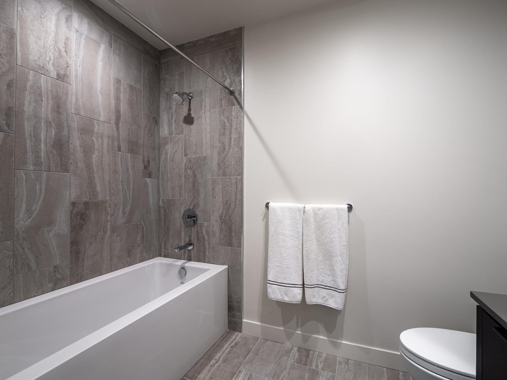44 East Ave # 3906